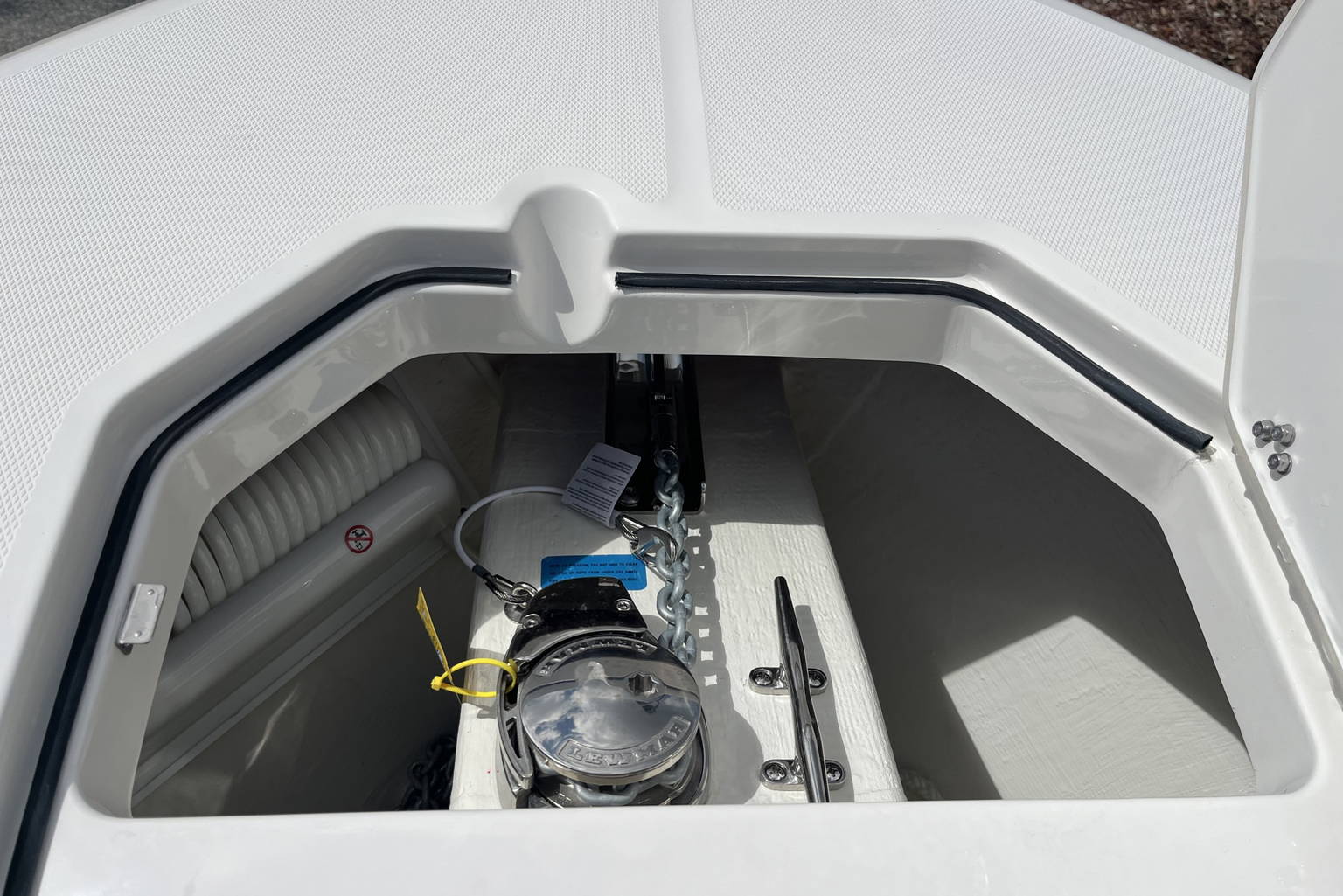 New 2027 Cobia 285 CC #J015 image 22