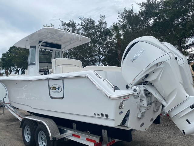 Alternative image of Sea Hunt Ultra 305 SE in West Palm Beach, FL