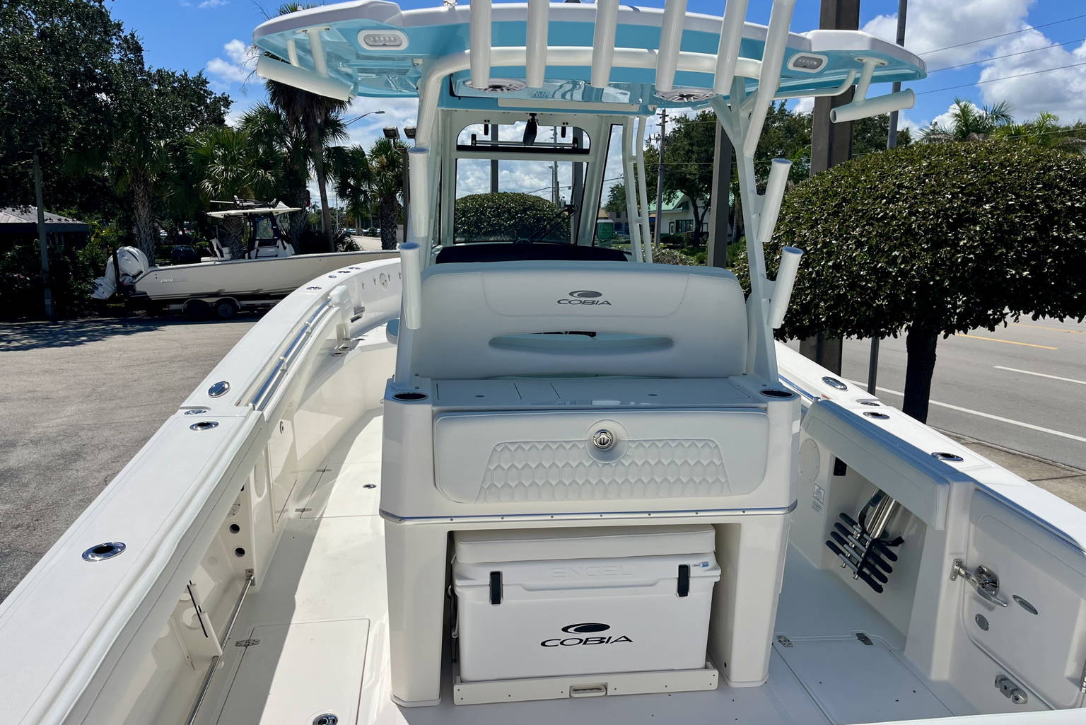 New 2027 Cobia 305 CC #L014 image 10