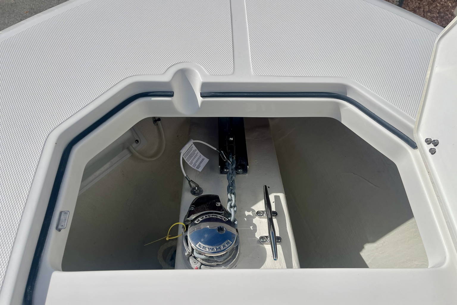 New 2027 Cobia 305 CC #L014 image 27