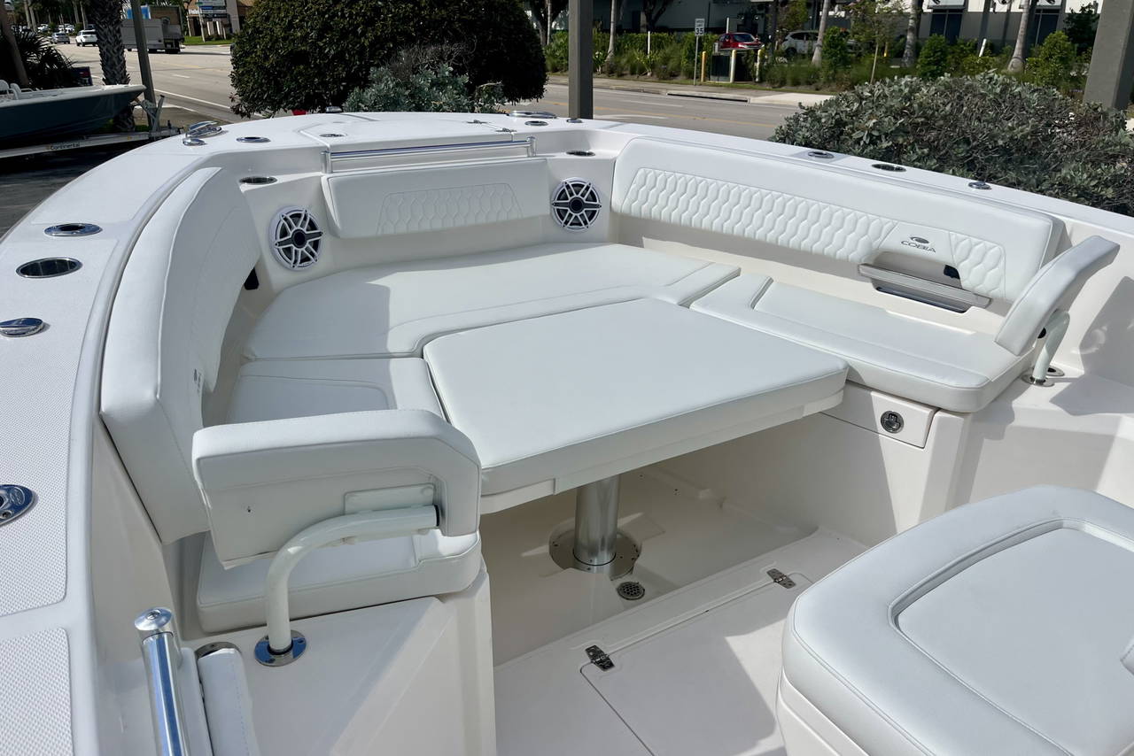 Alternative image of Cobia 305 CC in Vero Beach, FL