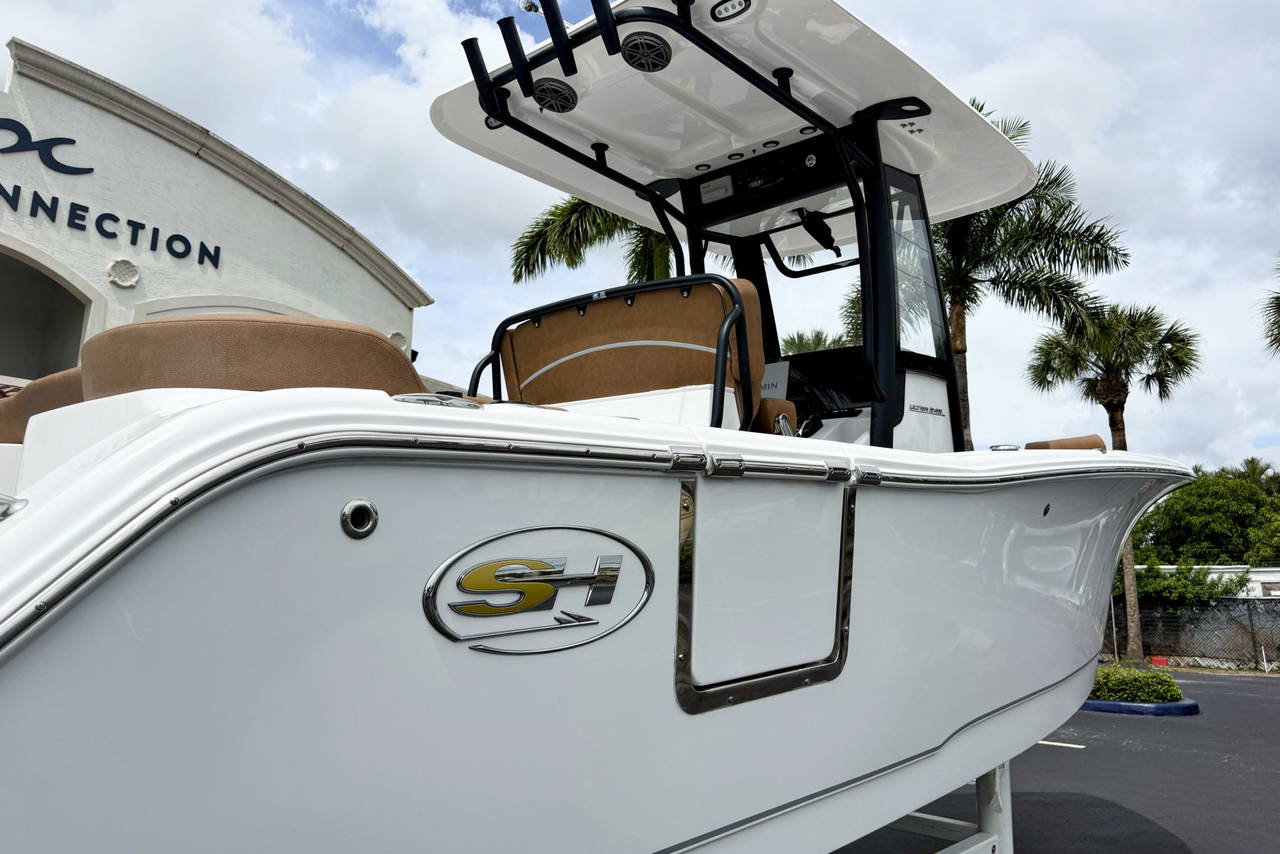 Alternative image of Sea Hunt Ultra 245 SE in West Palm Beach, FL