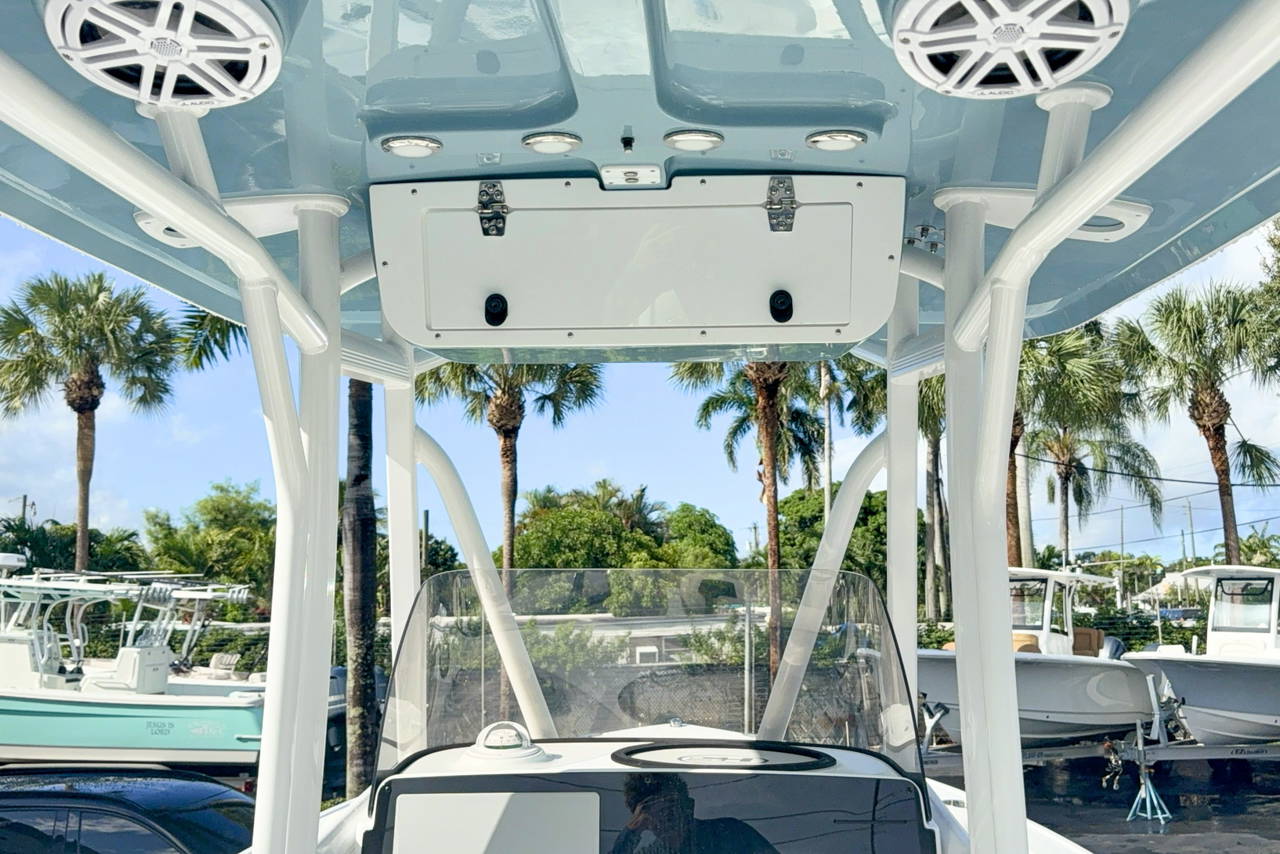 Alternative image of Sea Hunt Ultra 229 in West Palm Beach, FL