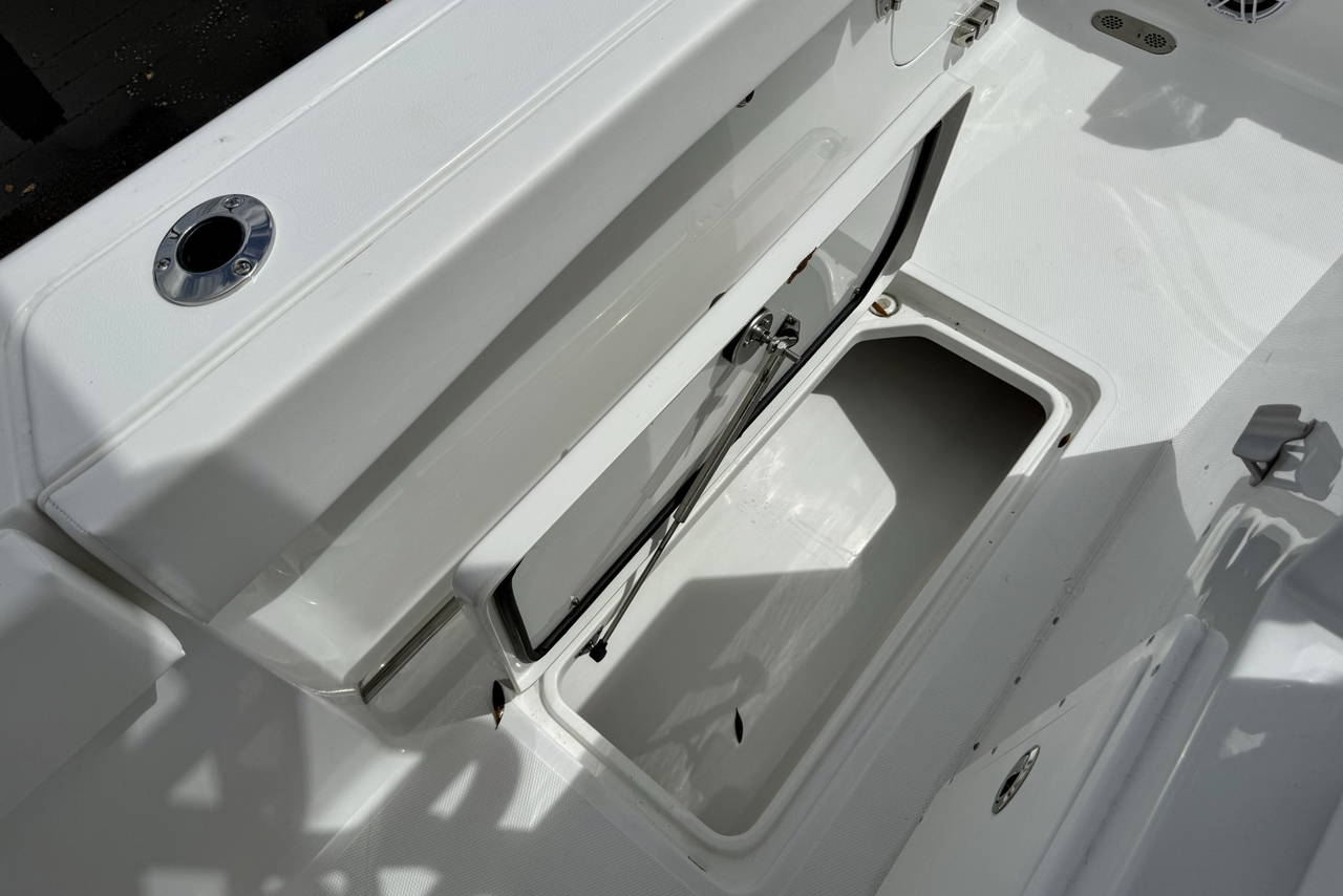 Alternative image of Sea Hunt Gamefish 28 CB in West Palm Beach, FL
