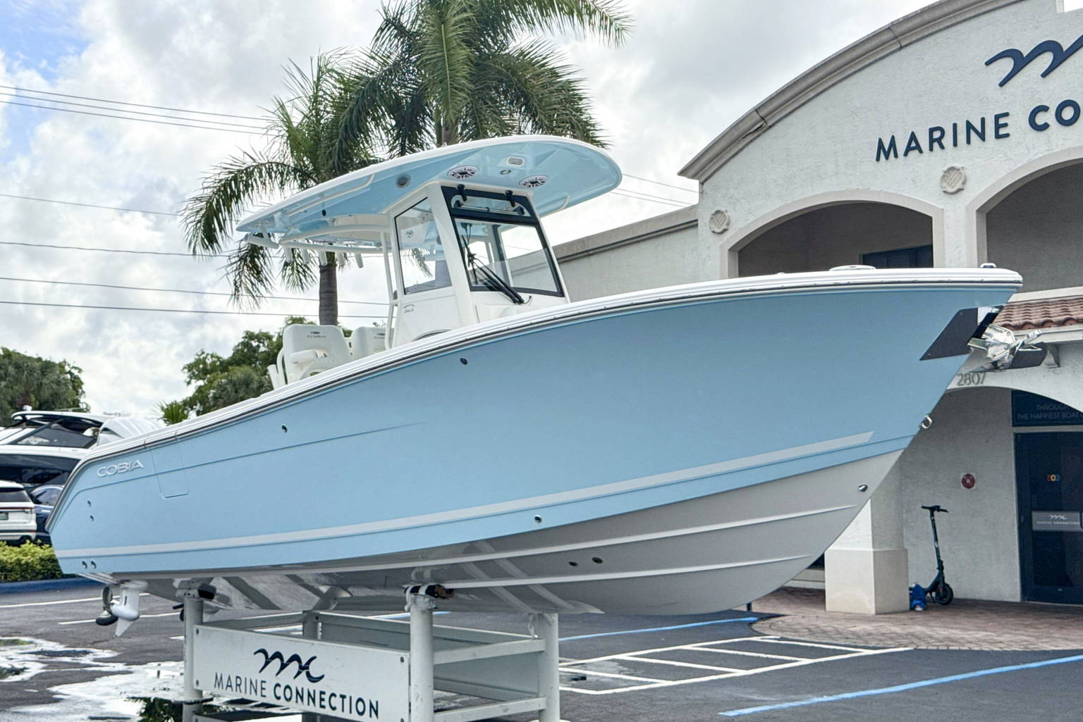 New 2027 Cobia 265 CC #G018 image 2