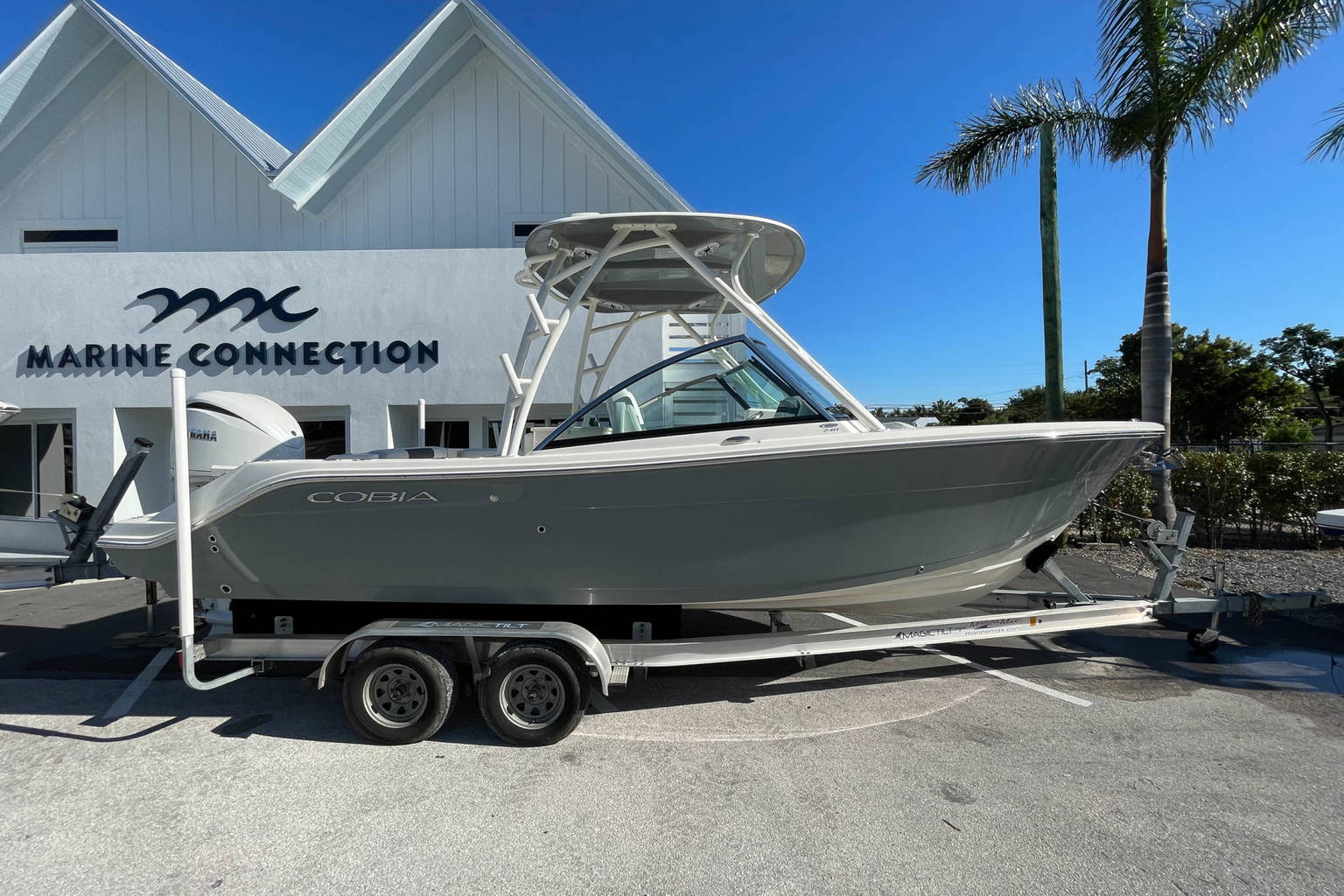 New 2022 Cobia 240 DC #E023 image 1