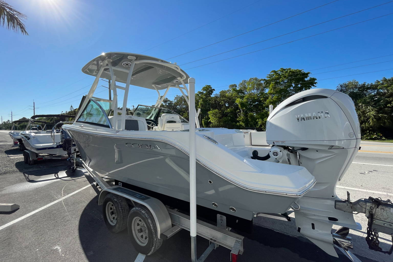 New 2022 Cobia 240 DC #E023 image 4