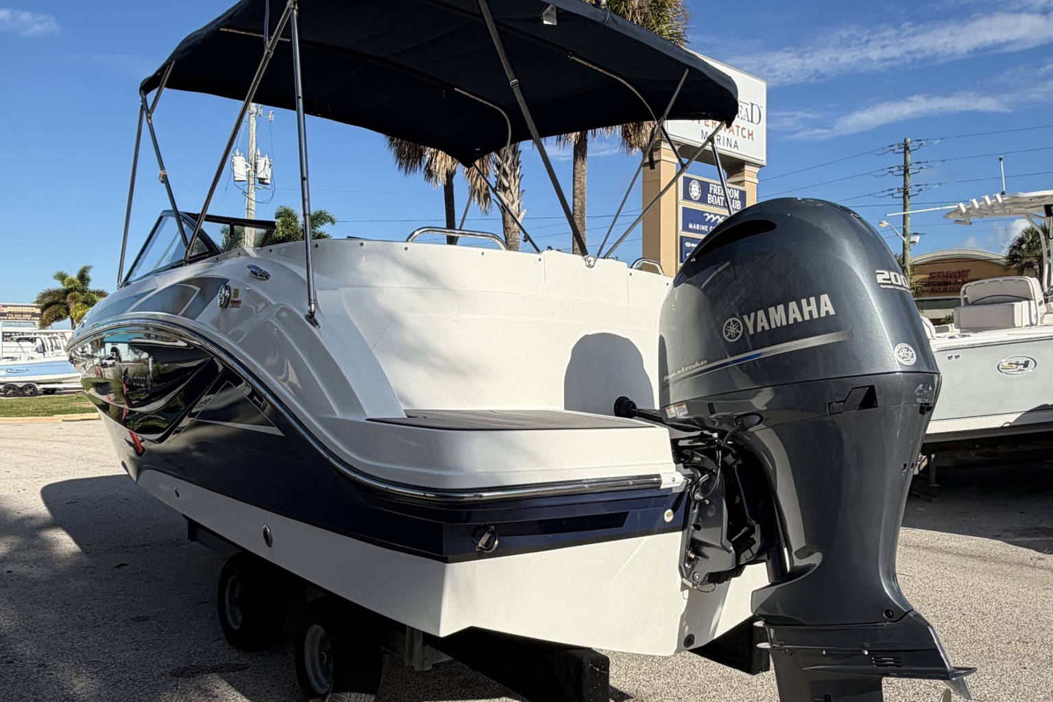 Used 2023 Hurricane 235 #9628 image 3