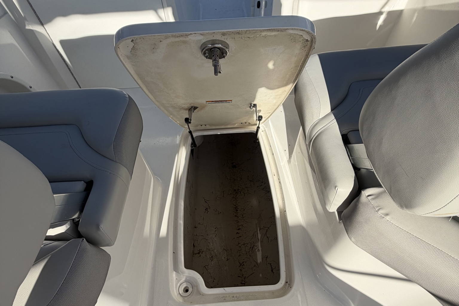 Used 2023 Hurricane 235 #9628 image 12