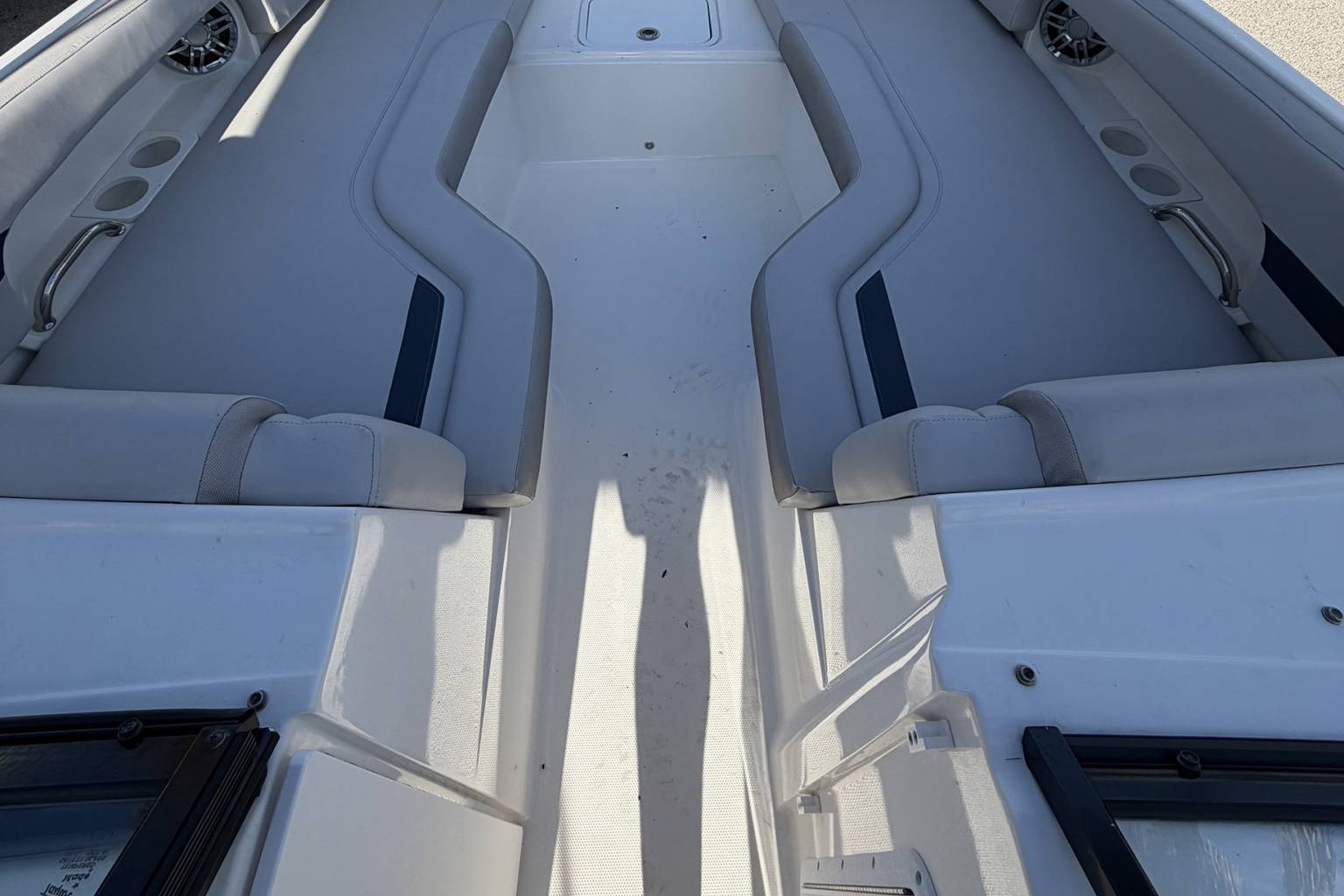 Used 2023 Hurricane 235 #9628 image 14