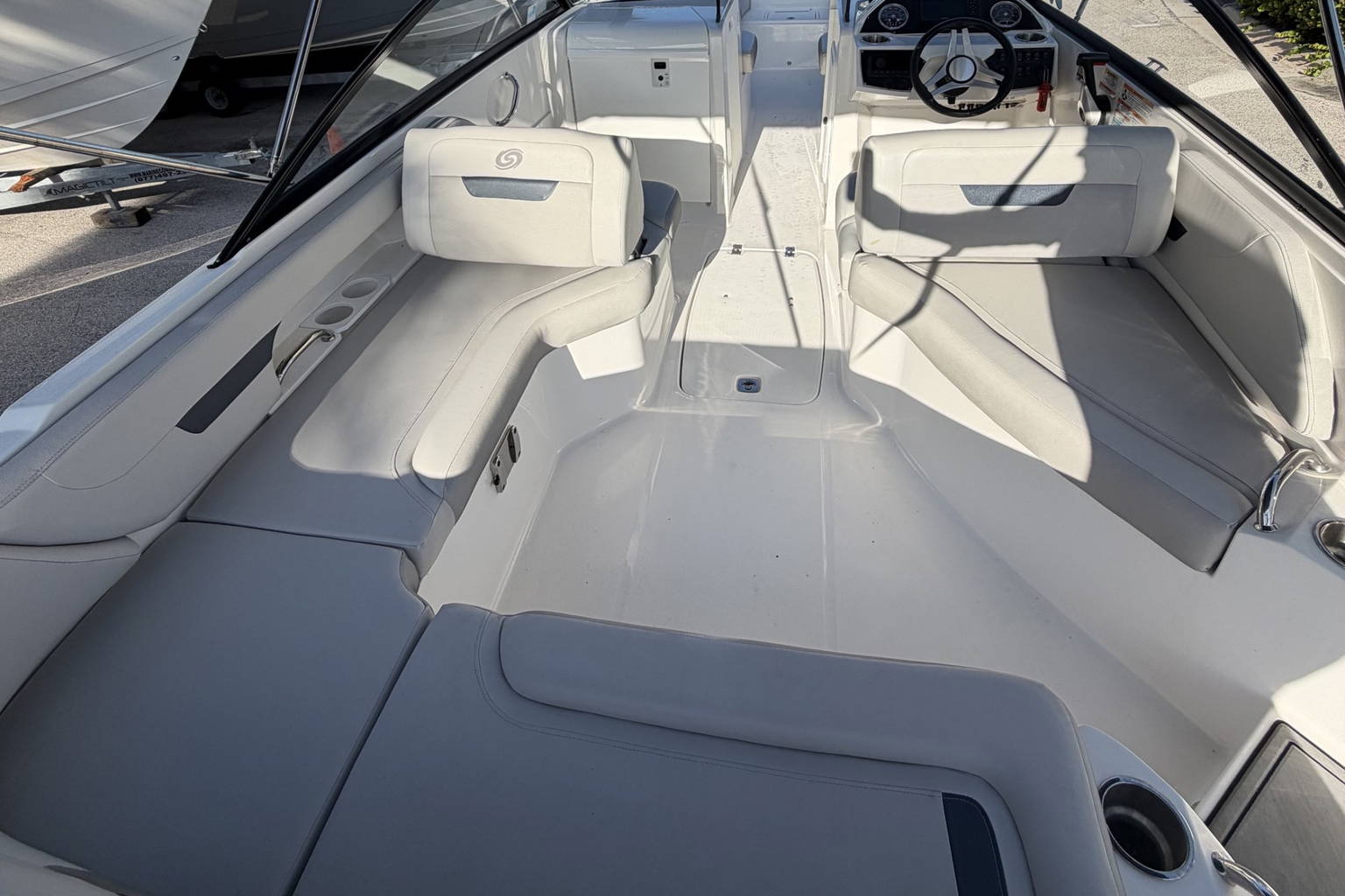 Used 2023 Hurricane 235 #9628 image 8