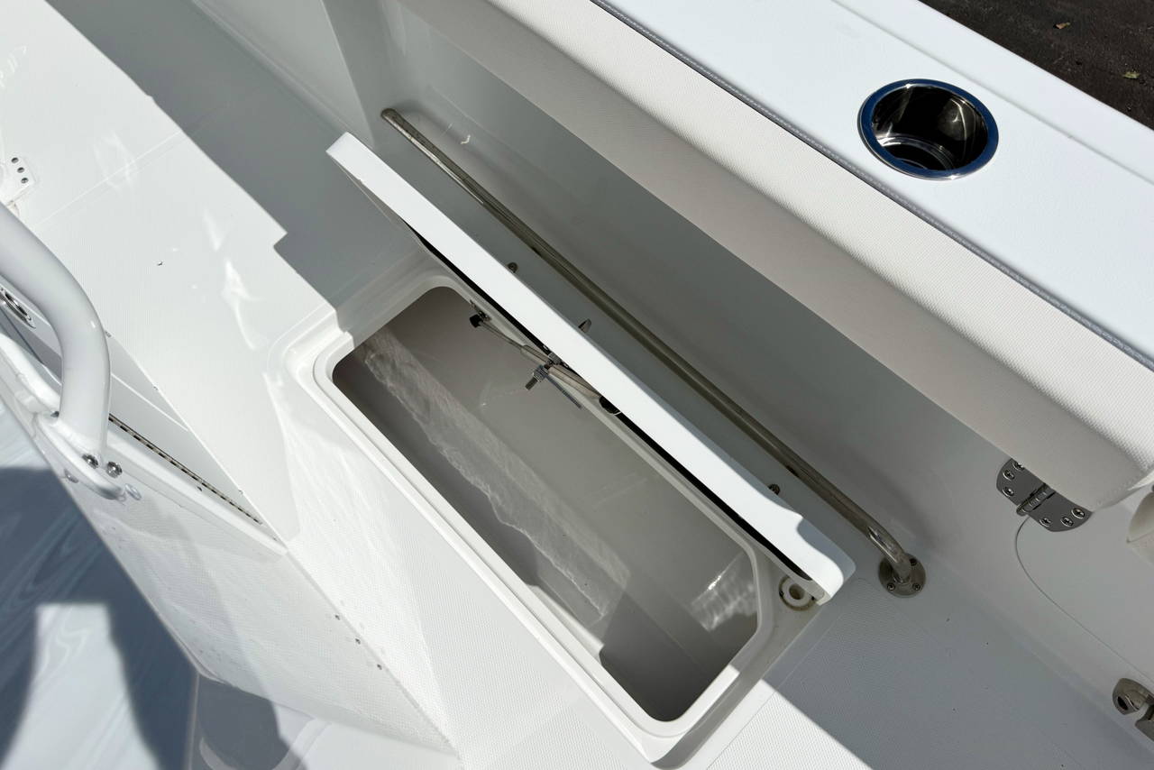Alternative image of Sea Hunt Ultra 275 SE in West Palm Beach, FL