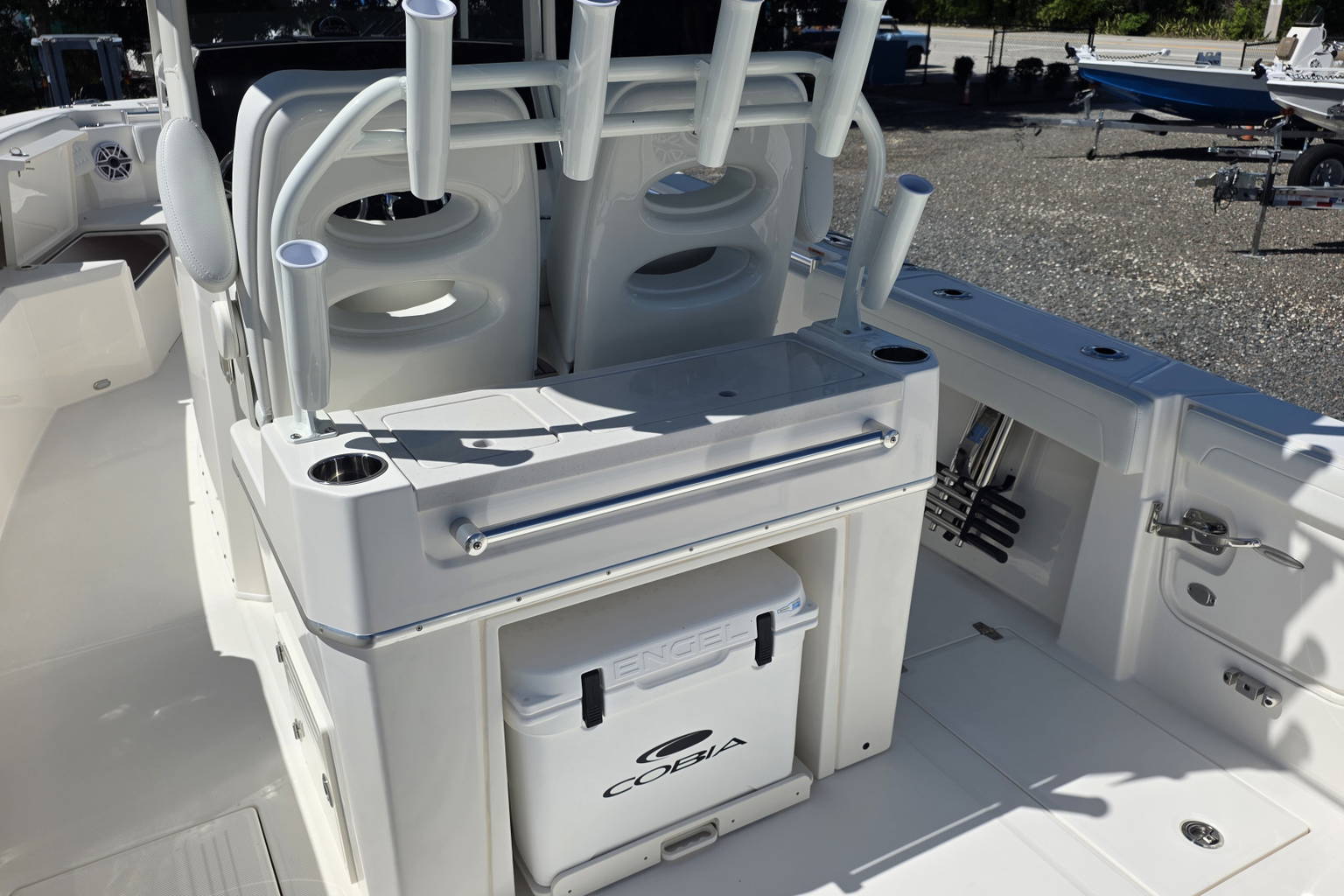 New 2027 Cobia 285 CC #J016 image 4