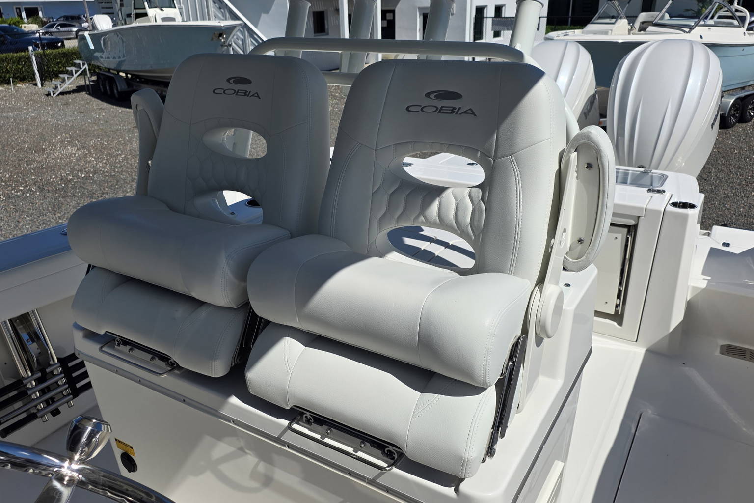 New 2027 Cobia 285 CC #J016 image 10