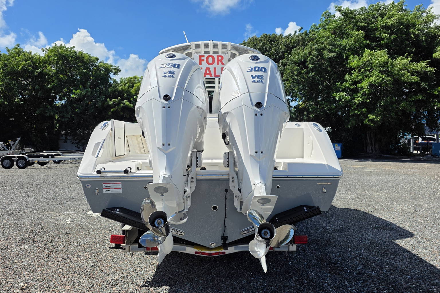 New 2027 Cobia 285 CC #J016 image 2
