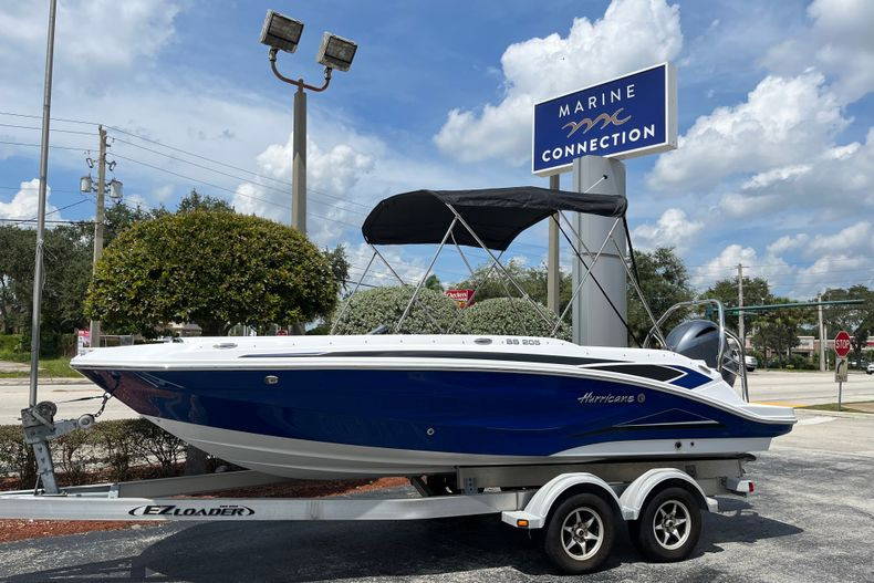 New 2022 Hurricane SunDeck Sport OB SS 205 OB #8367 image 1