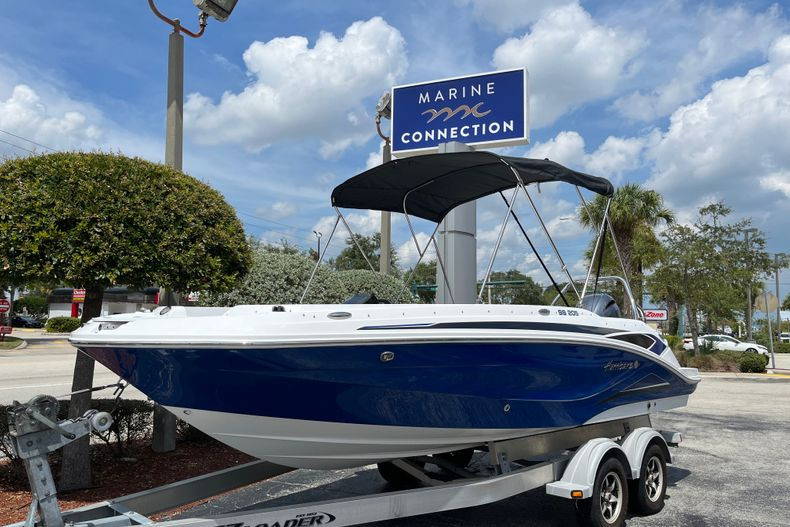 New 2022 Hurricane SunDeck Sport OB SS 205 OB #8367 image 2