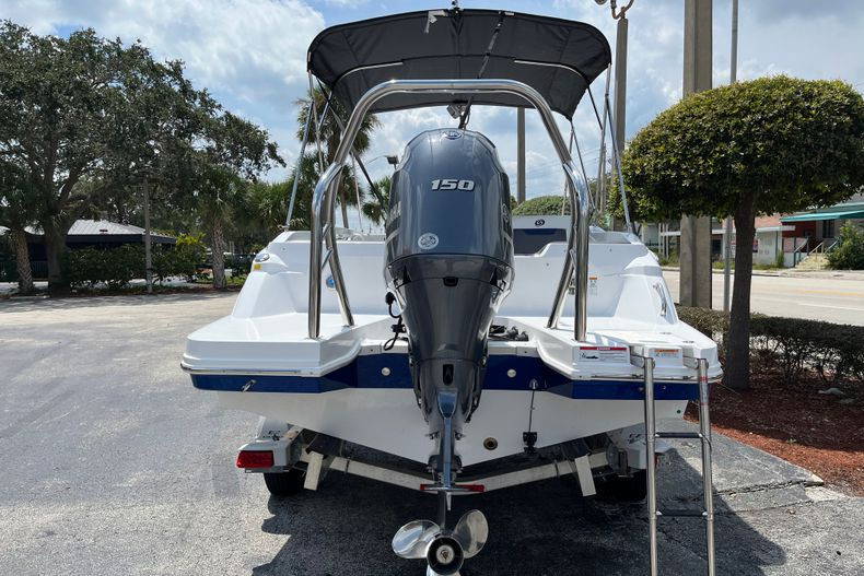 New 2022 Hurricane SunDeck Sport OB SS 205 OB #8367 image 5