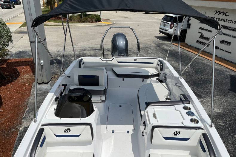 New 2022 Hurricane SunDeck Sport OB SS 205 OB #8367 image 18