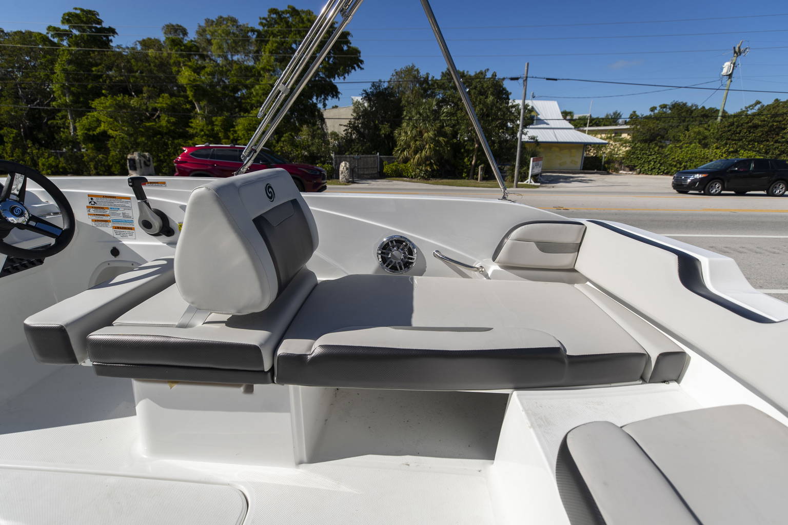 New 2023 Hurricane SunDeck Sport OB SS 205 OB #9637 image 8