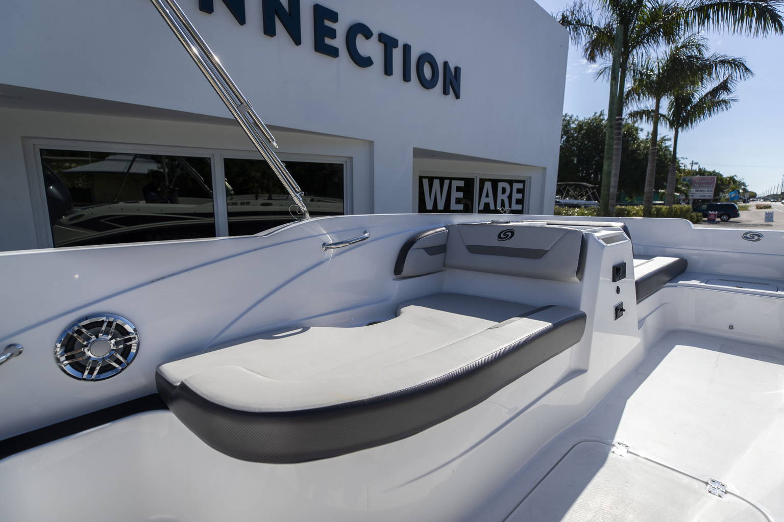 New 2023 Hurricane SunDeck Sport OB SS 205 OB #9637 image 9