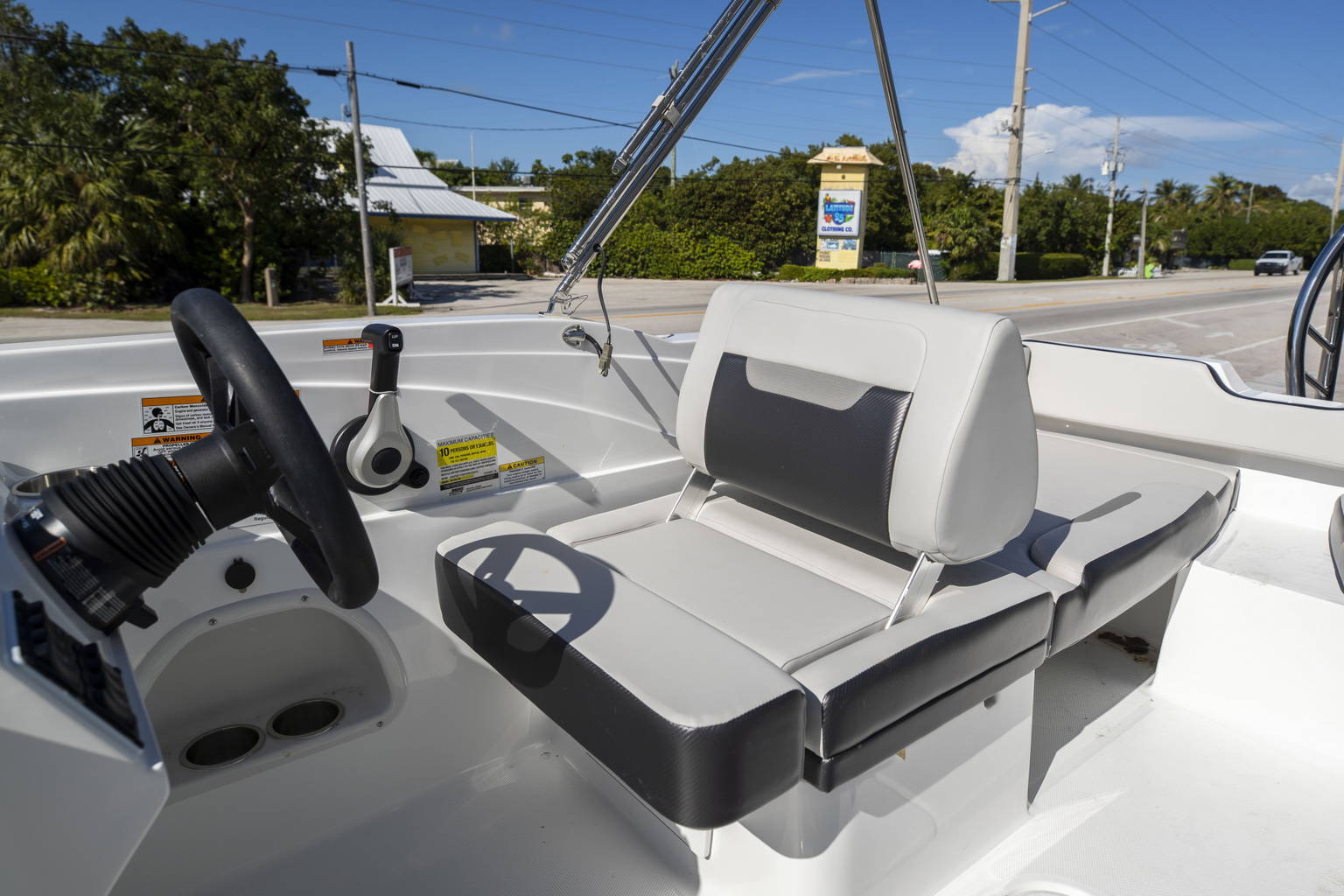 New 2023 Hurricane SunDeck Sport OB SS 205 OB #9637 image 14