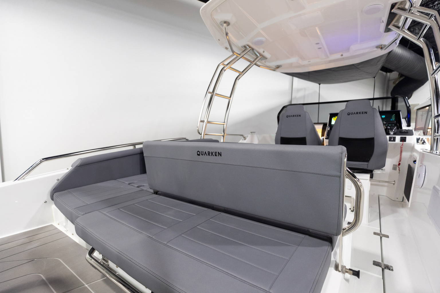 Alternative image of Quarken 27 T-Top in Aventura, FL