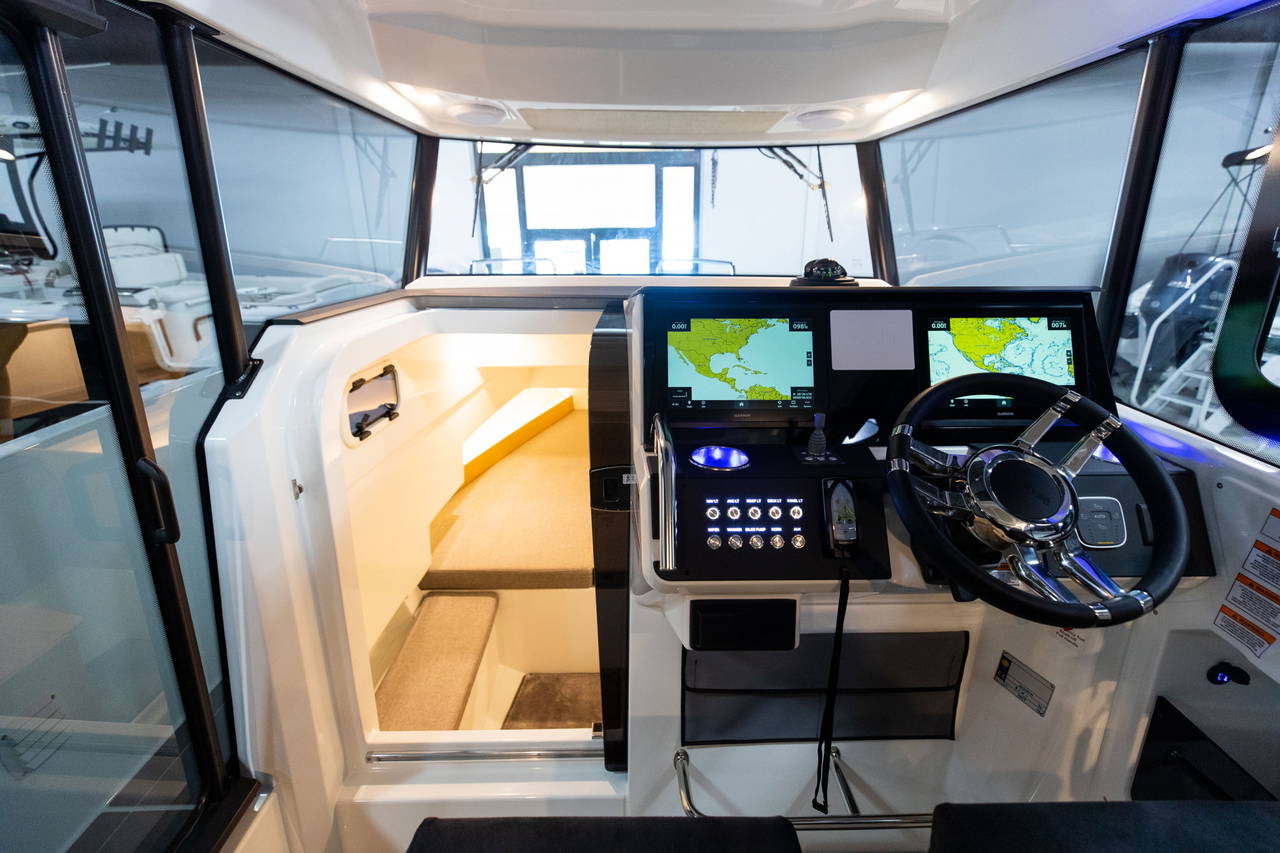 Alternative image of Quarken 27 Cabin in West Palm Beach, FL