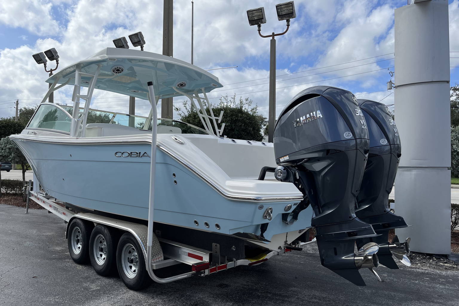 New 2023 Cobia 330 DC #F003 image 4