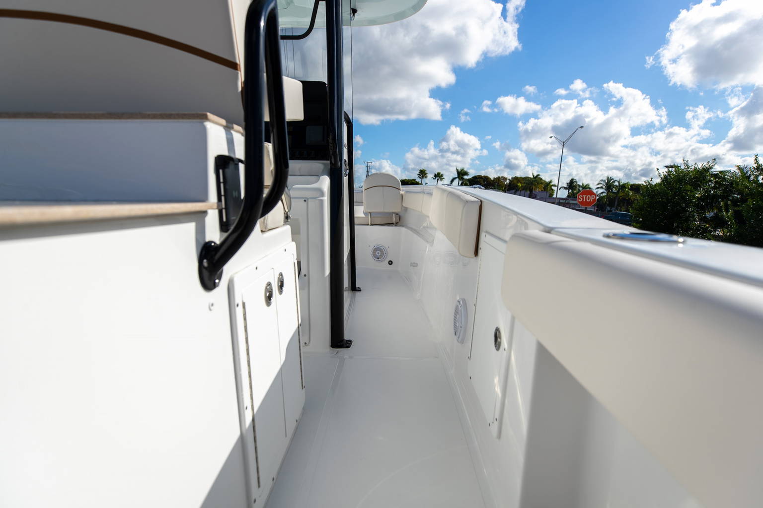New 2022 Sea Hunt Ultra 305 SE #0060 image 12