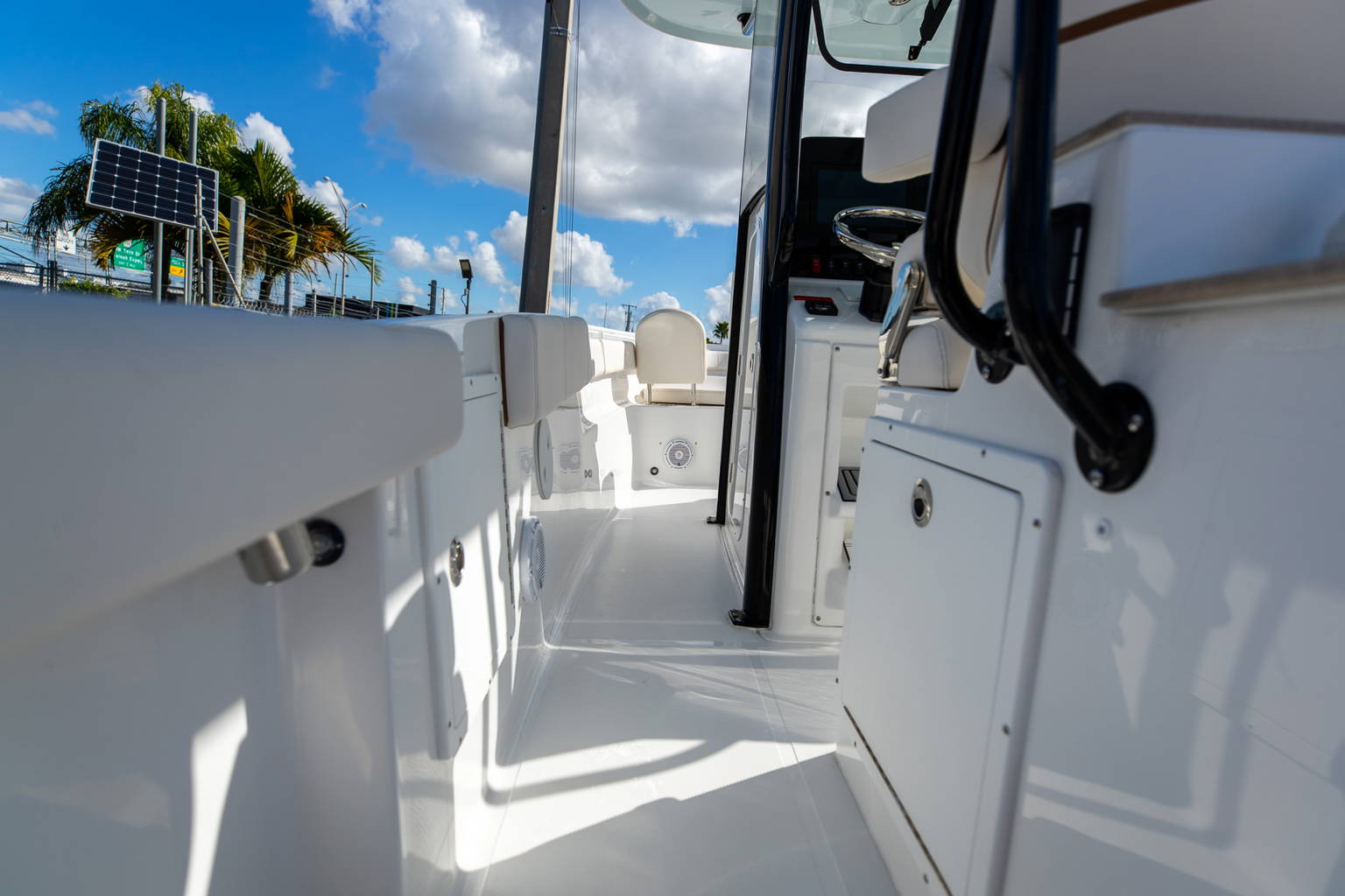 New 2022 Sea Hunt Ultra 305 SE #0060 image 17