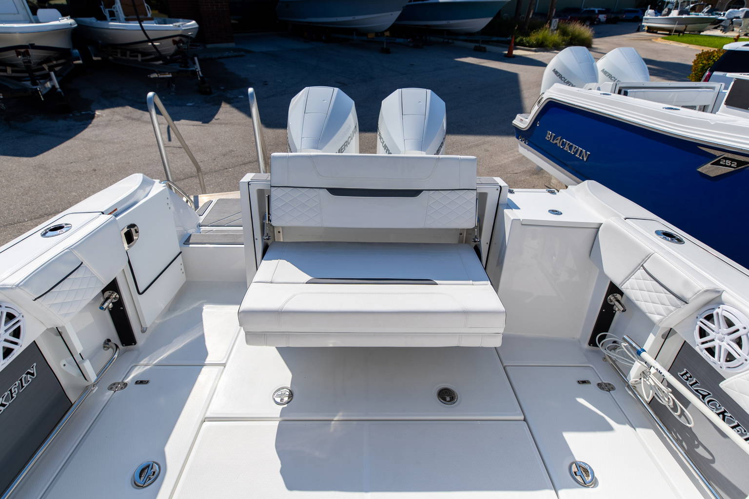 New 2023 Blackfin 252DC #H199 image 6