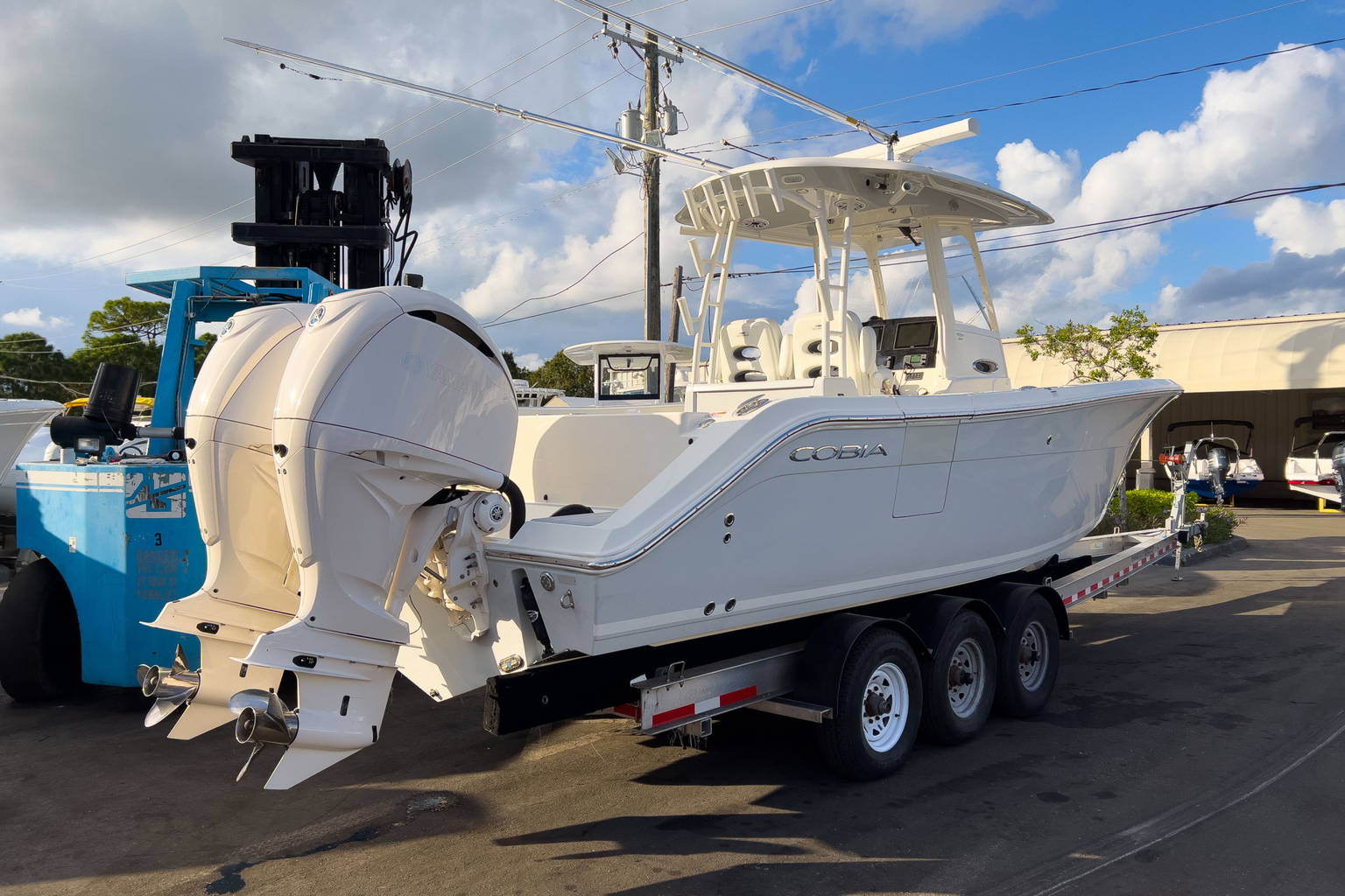 Used 2021 Cobia 301 #Z055 image 2