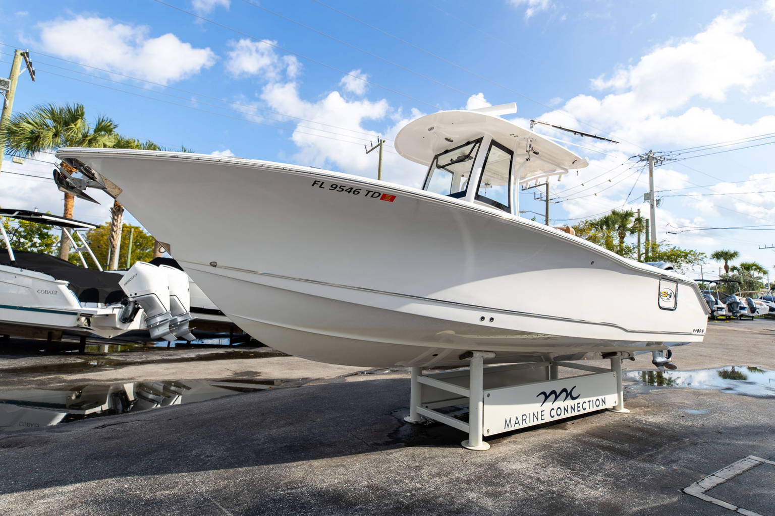 Used 2022 Sea Hunt Gamefish 27 CB #0177 image 5