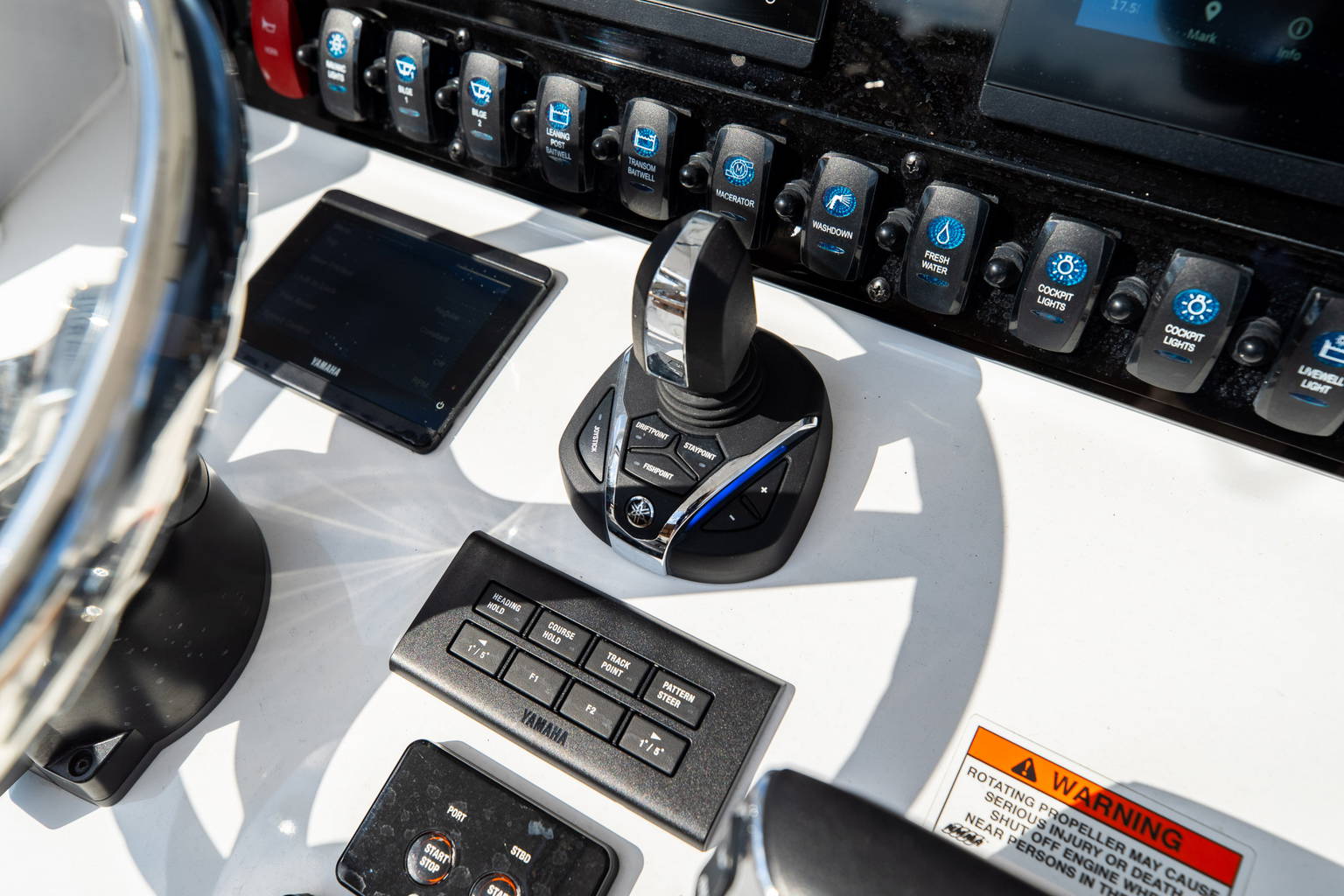 Used 2022 Sea Hunt Gamefish 27 CB #0177 image 32