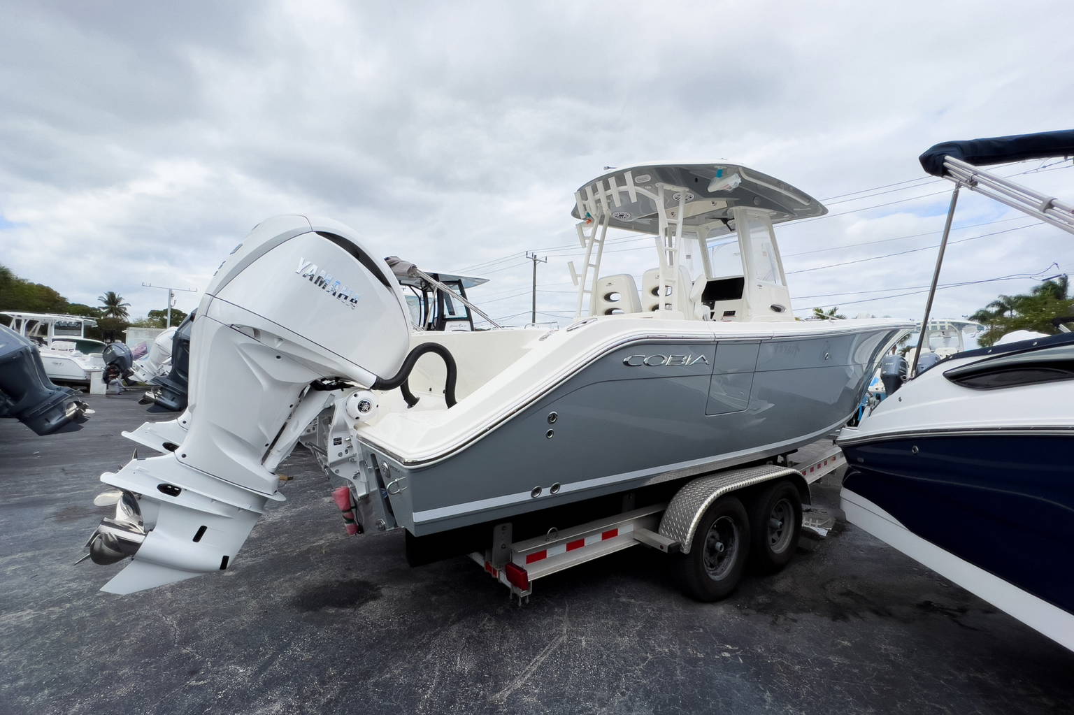 Alternative image of Cobia 301 CC in Florida Keys, FL