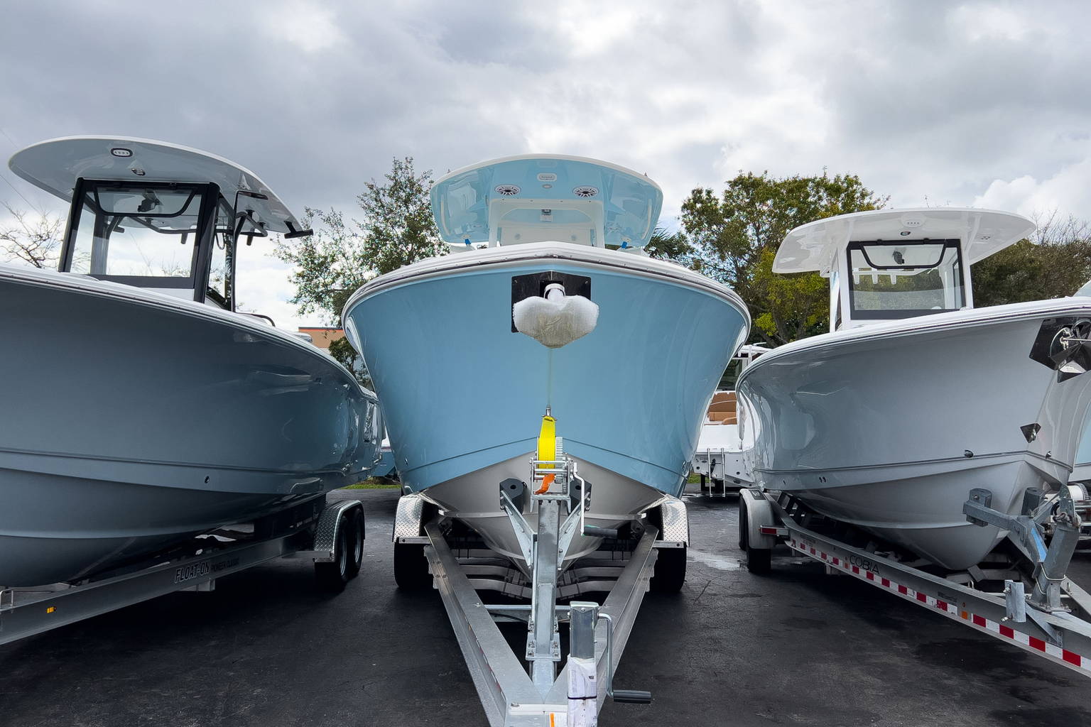 New 2023 Cobia 280 CC #D043 image 5