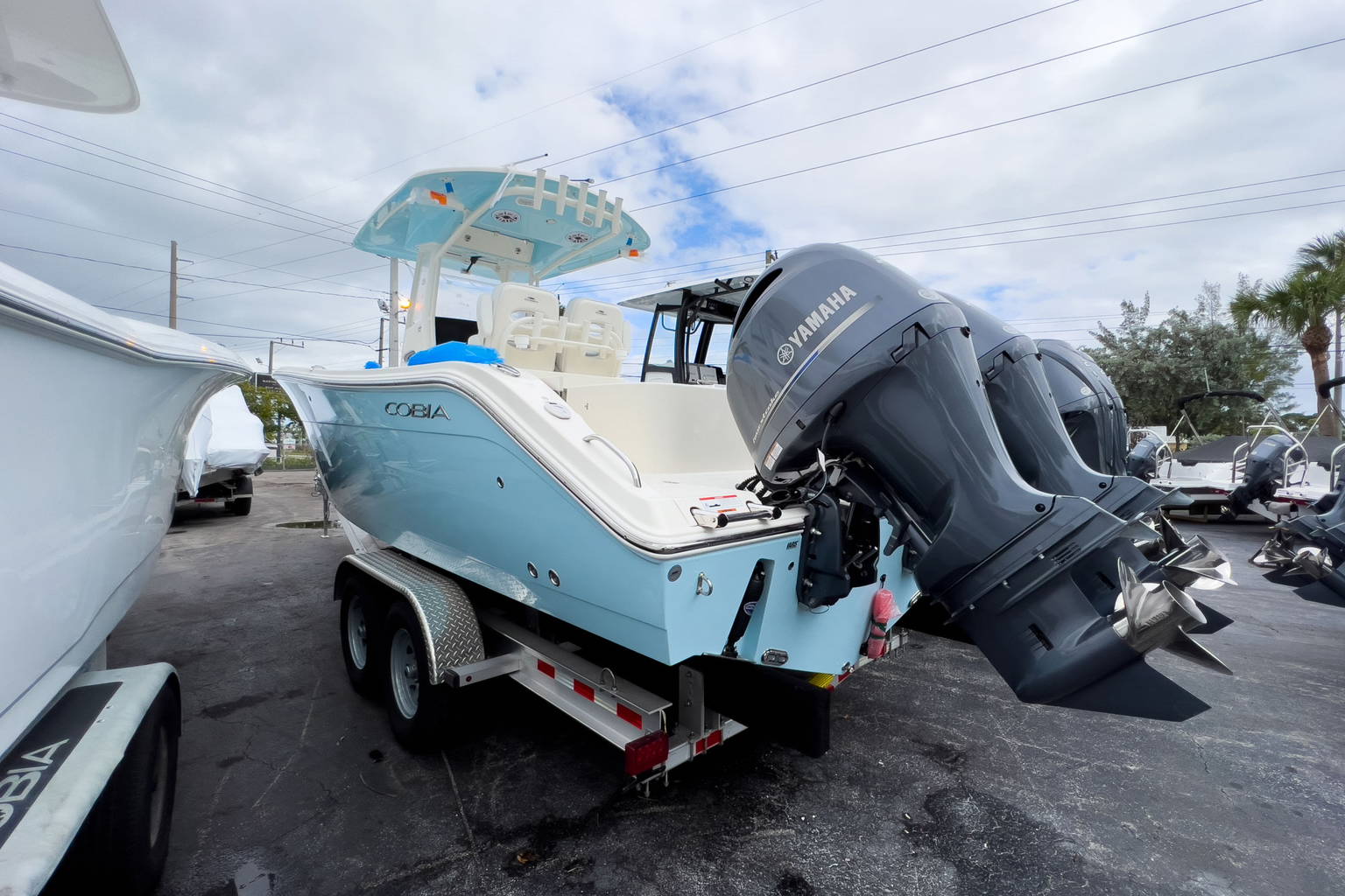 New 2023 Cobia 280 CC #D043 image 2
