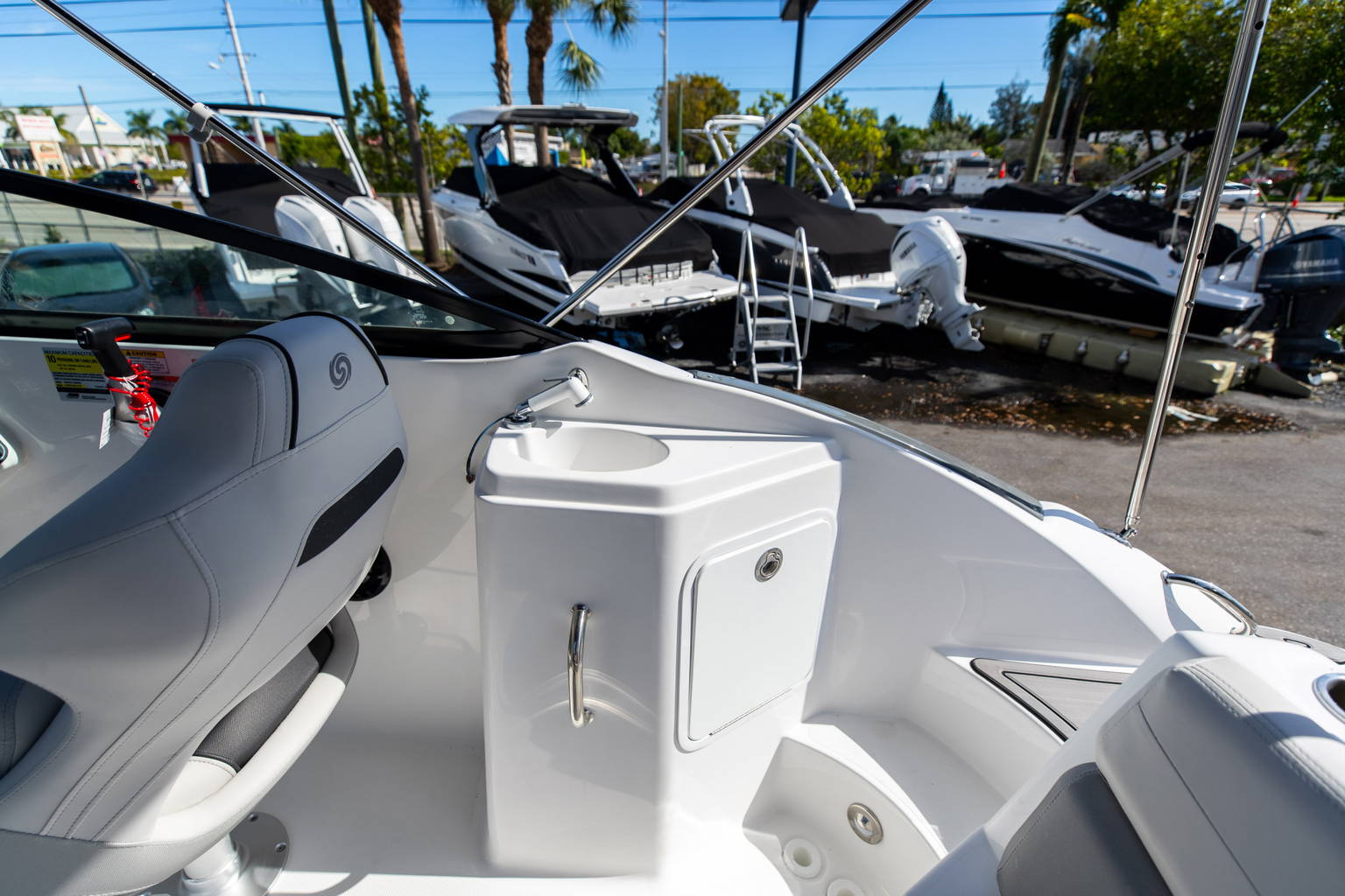 New 2023 Hurricane SunDeck 2200 OB #0863 image 12