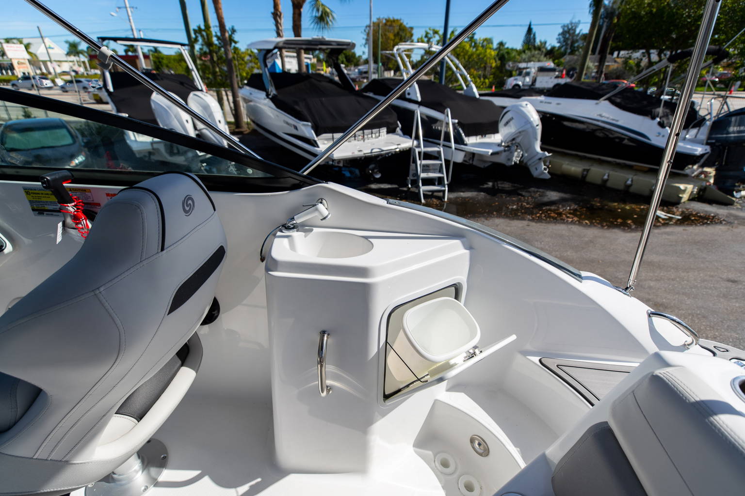 New 2023 Hurricane SunDeck 2200 OB #0863 image 13