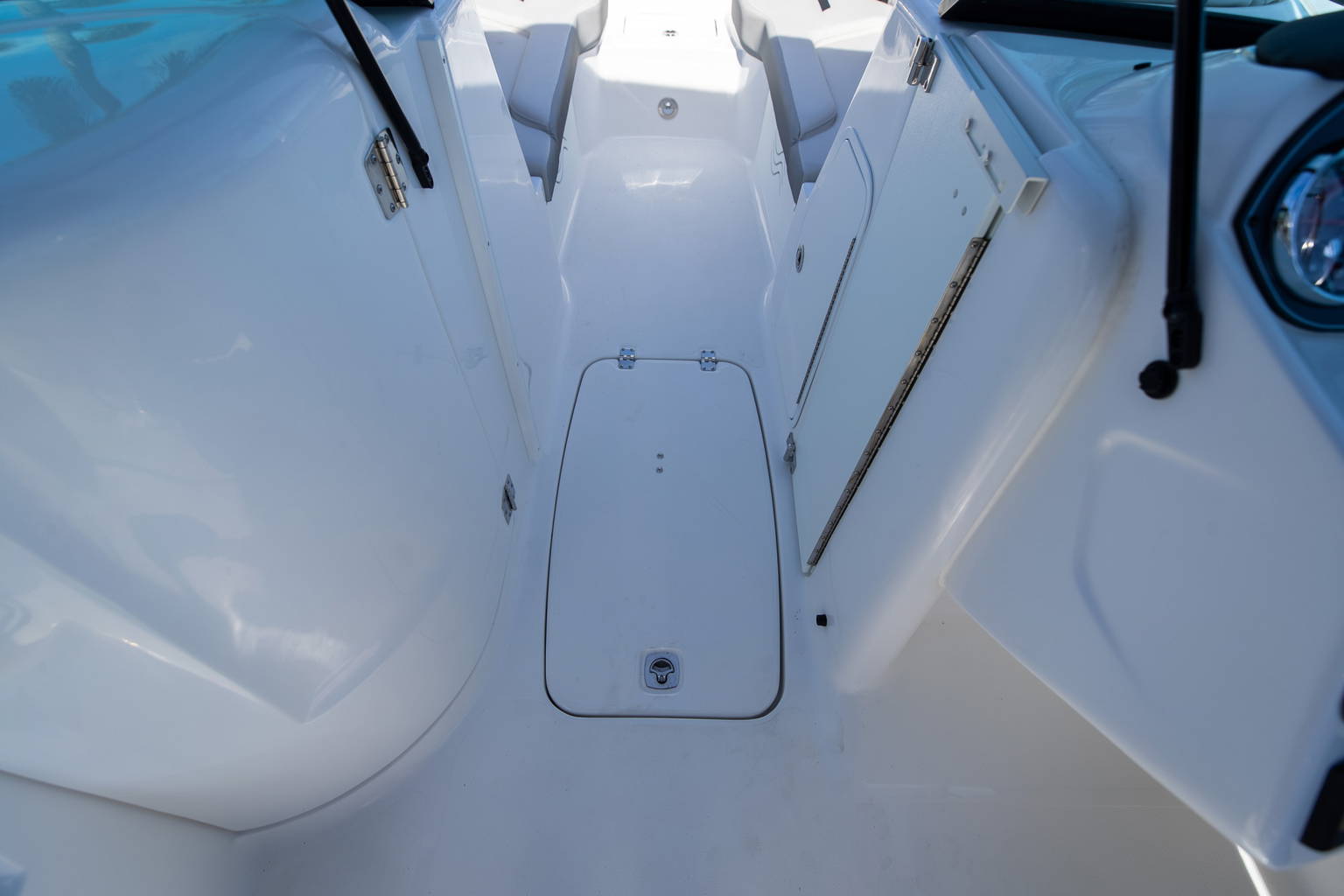 New 2023 Hurricane SunDeck 2200 OB #0863 image 23