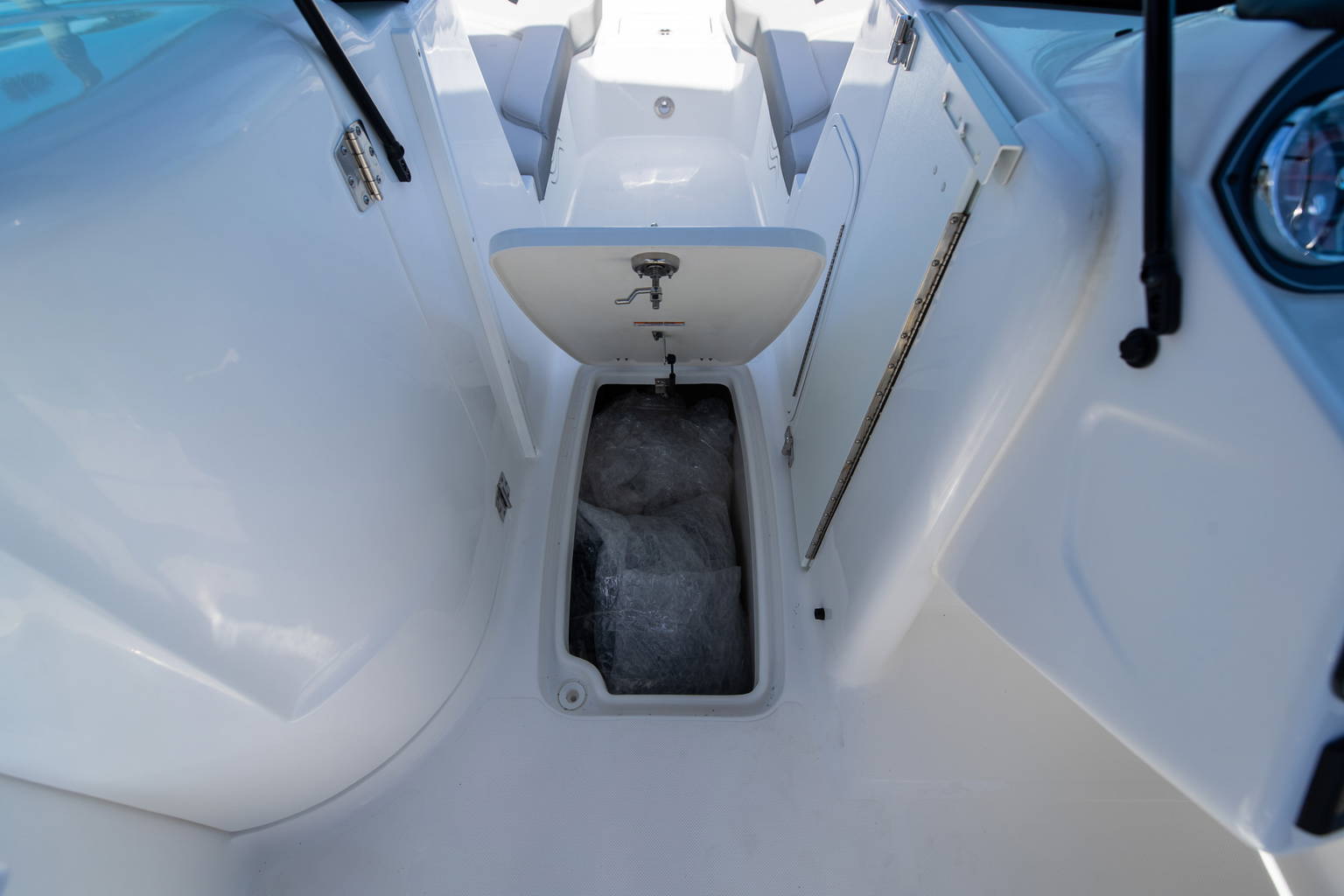 New 2023 Hurricane SunDeck 2200 OB #0863 image 24