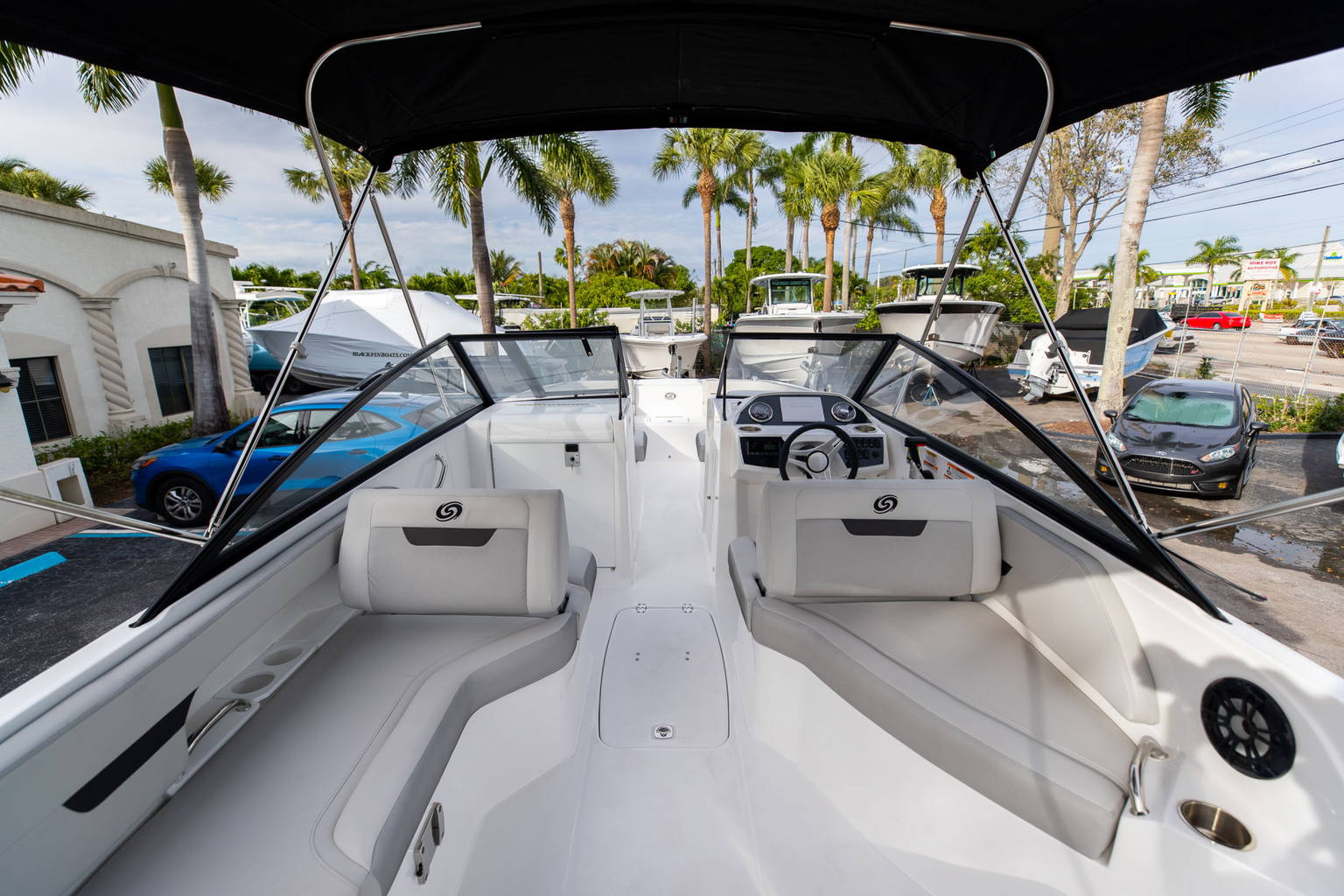 New 2023 Hurricane SunDeck 235 OB #0505 image 10
