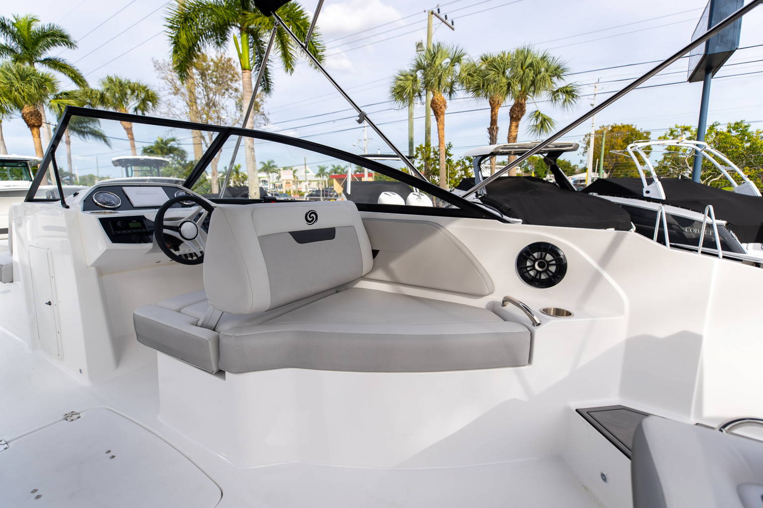 New 2023 Hurricane SunDeck 235 OB #0505 image 11
