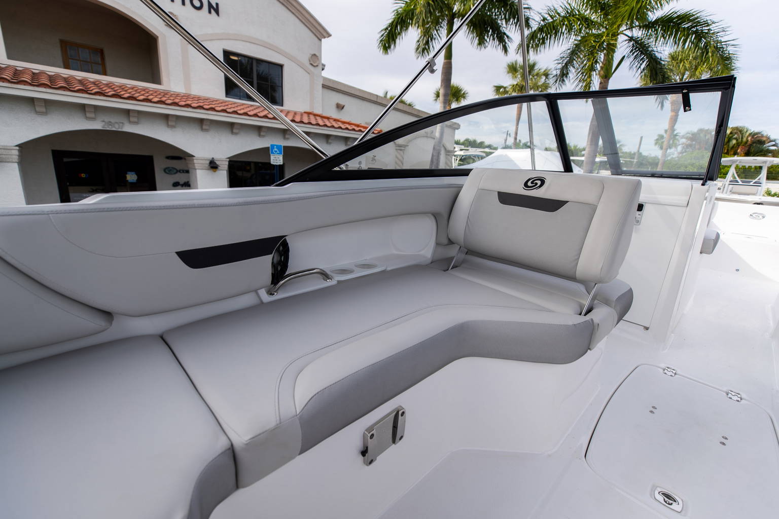 New 2023 Hurricane SunDeck 235 OB #0505 image 13