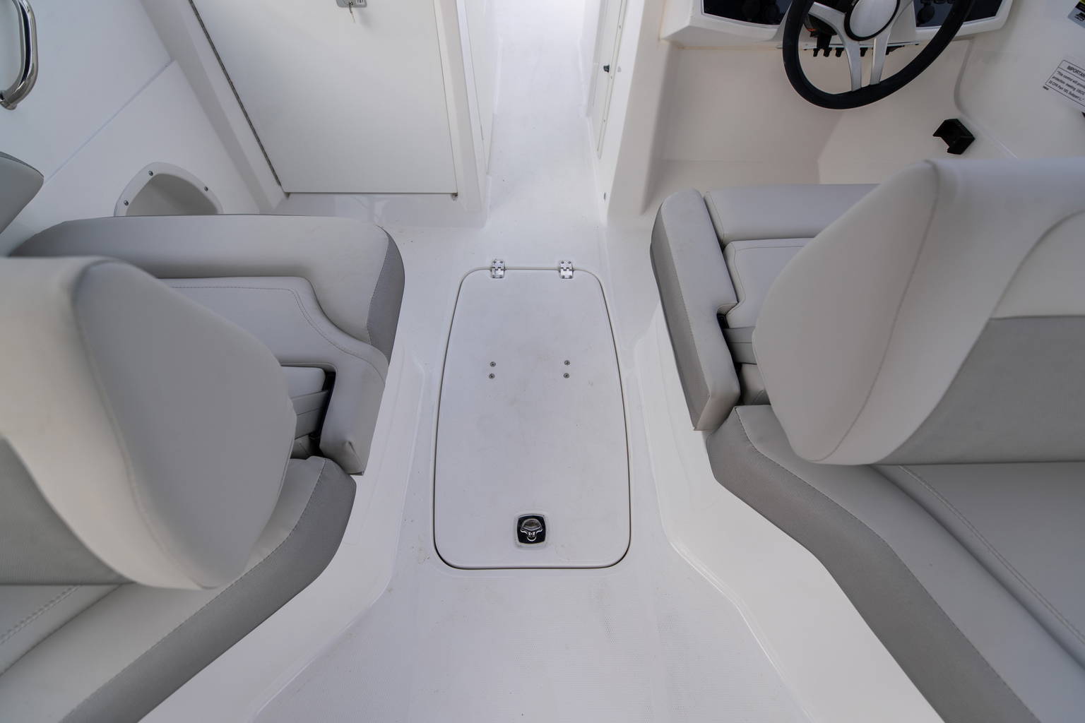 New 2023 Hurricane SunDeck 235 OB #0505 image 16