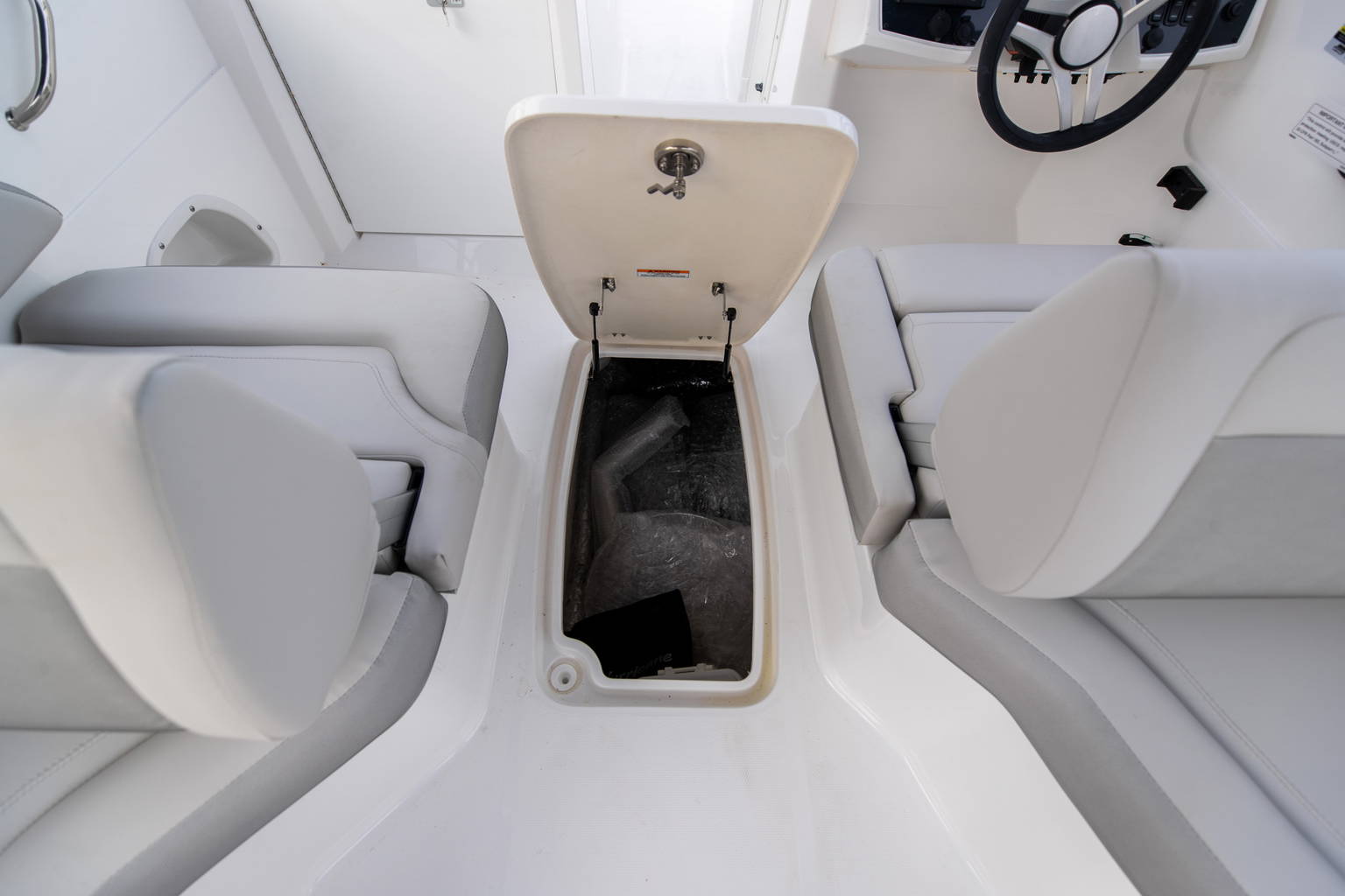 New 2023 Hurricane SunDeck 235 OB #0505 image 17