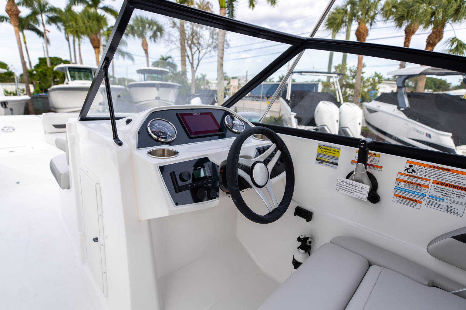 Alternative image of Hurricane SunDeck 235 OB in Stuart, FL