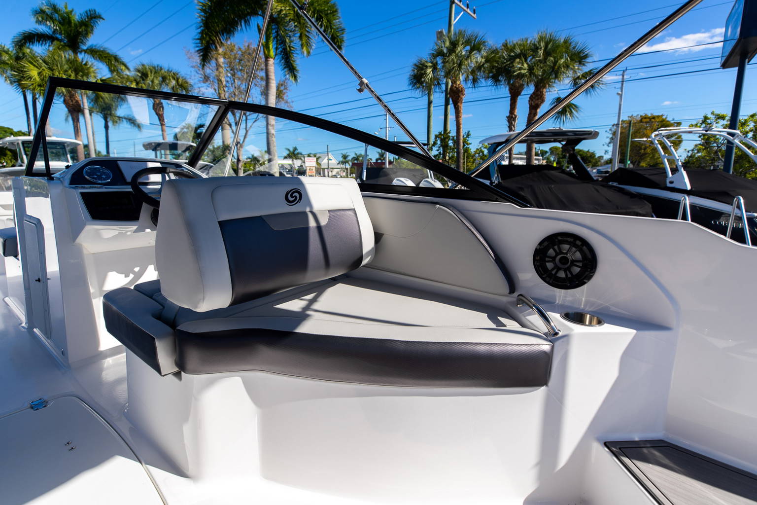 New 2023 Hurricane SunDeck OB SD 235 OB #9620 image 10