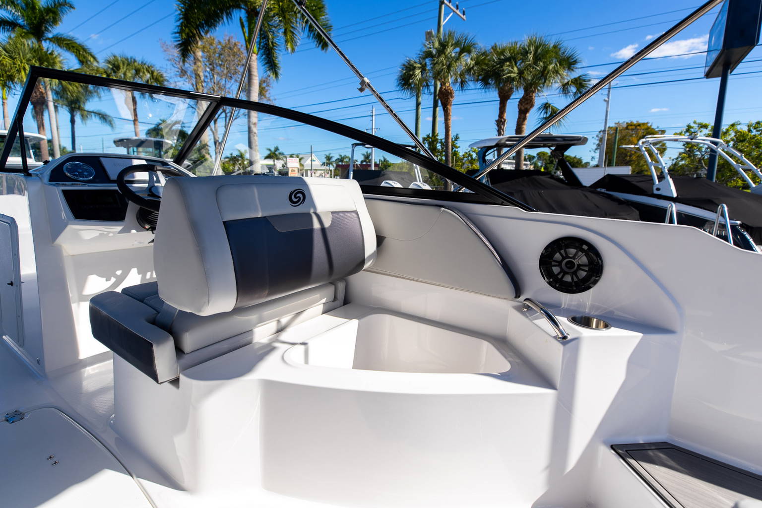 New 2023 Hurricane SunDeck OB SD 235 OB #9620 image 11